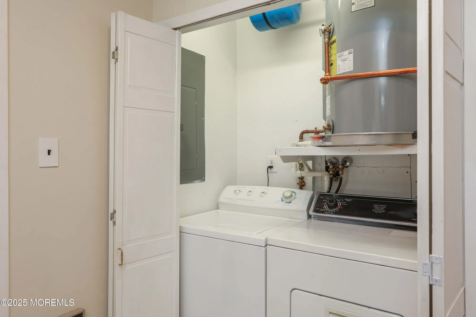 Property Slideshow image 20 of 38 | 109 lexington ct, Red Bank, NJ, 07701