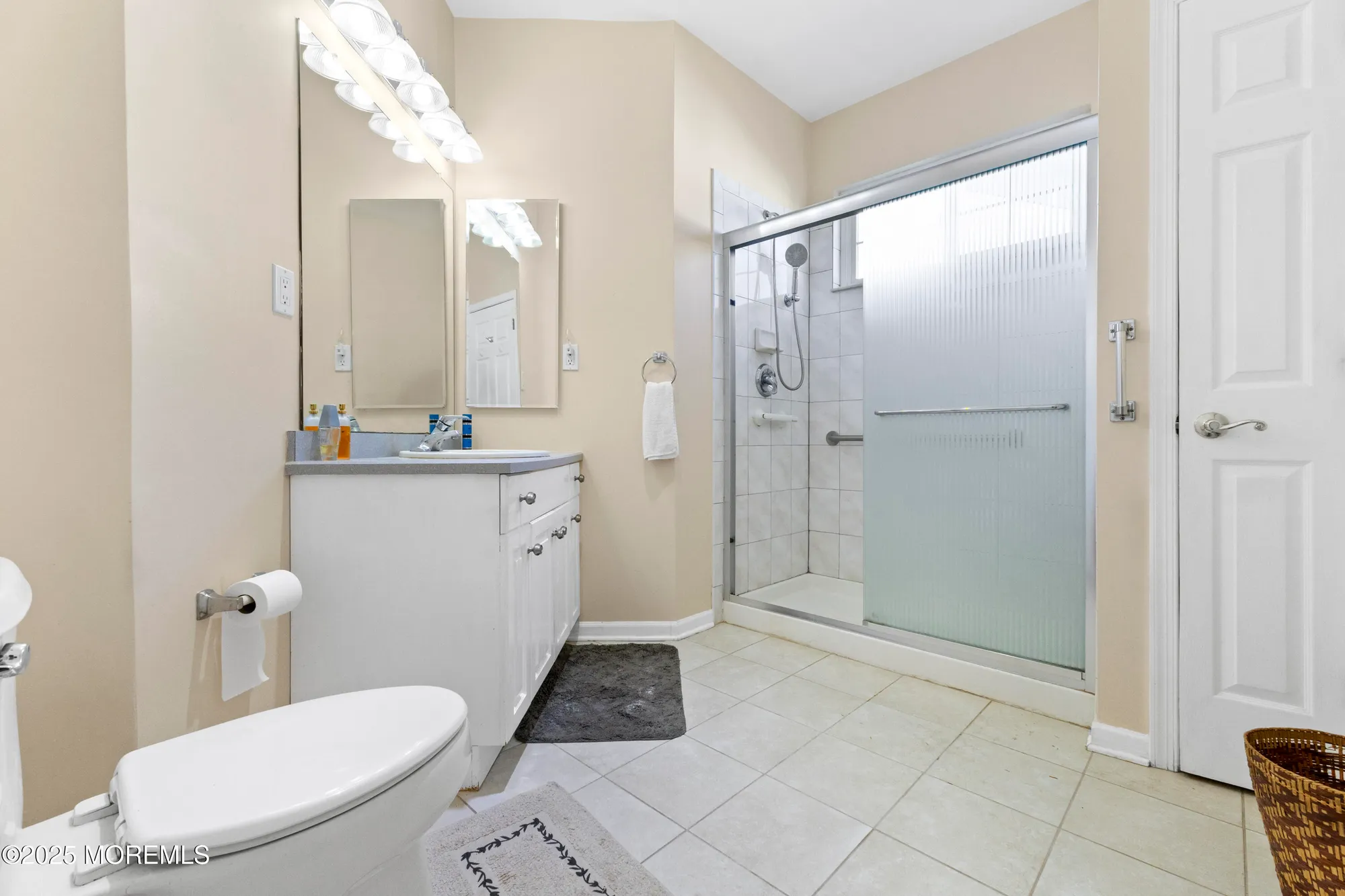 Property Slideshow image 13 of 46 | 2 stafford ln, Belvidere, NJ, 07823