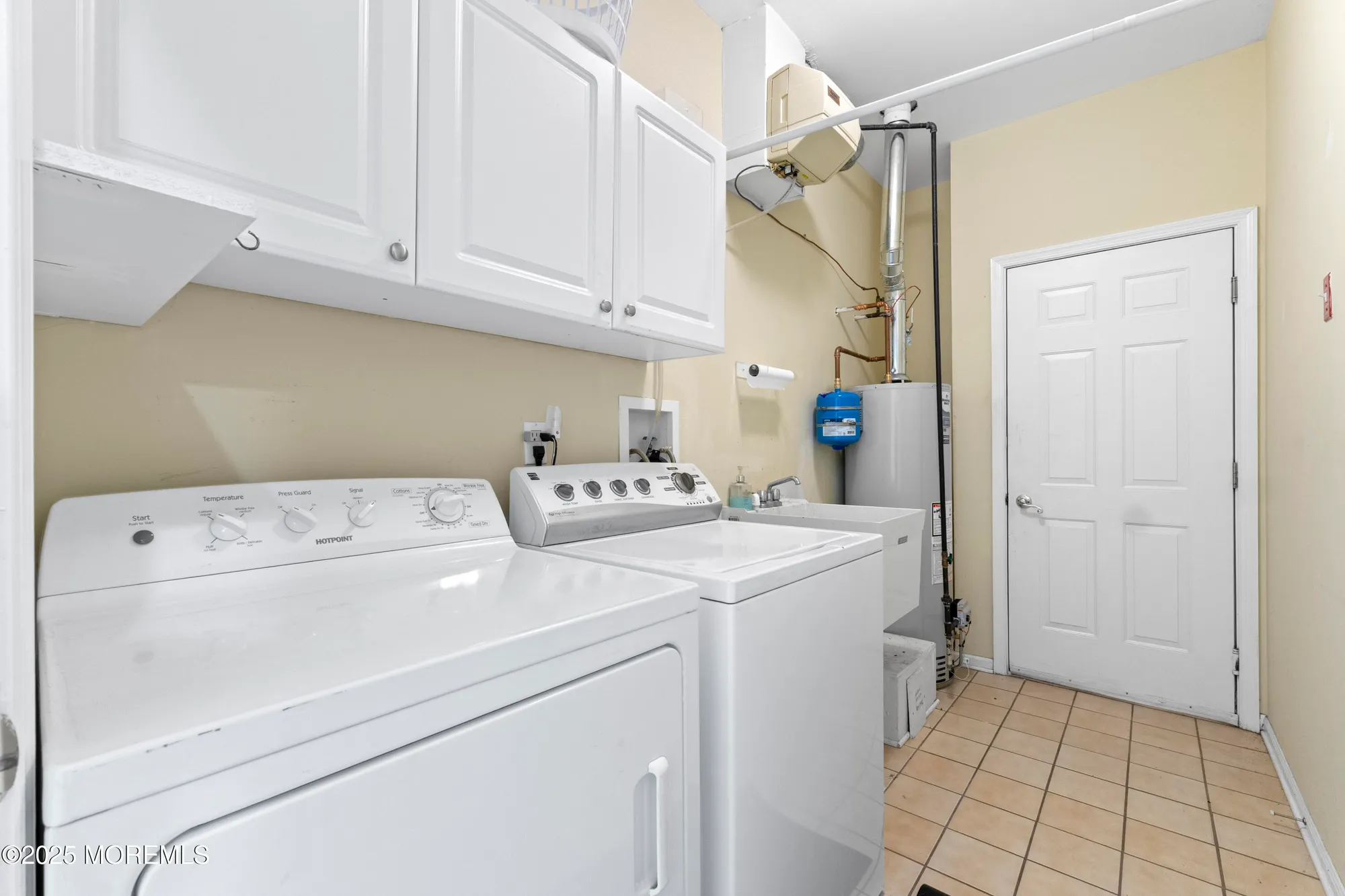 Property Slideshow image 15 of 46 | 2 stafford ln, Belvidere, NJ, 07823