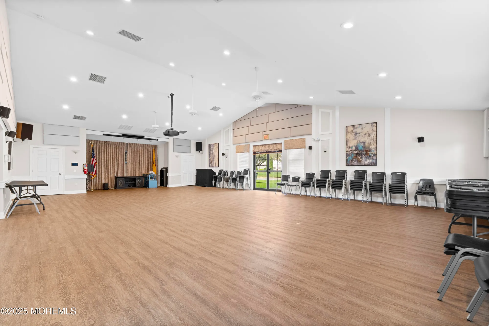 Property Slideshow image 35 of 46 | 2 stafford ln, Belvidere, NJ, 07823