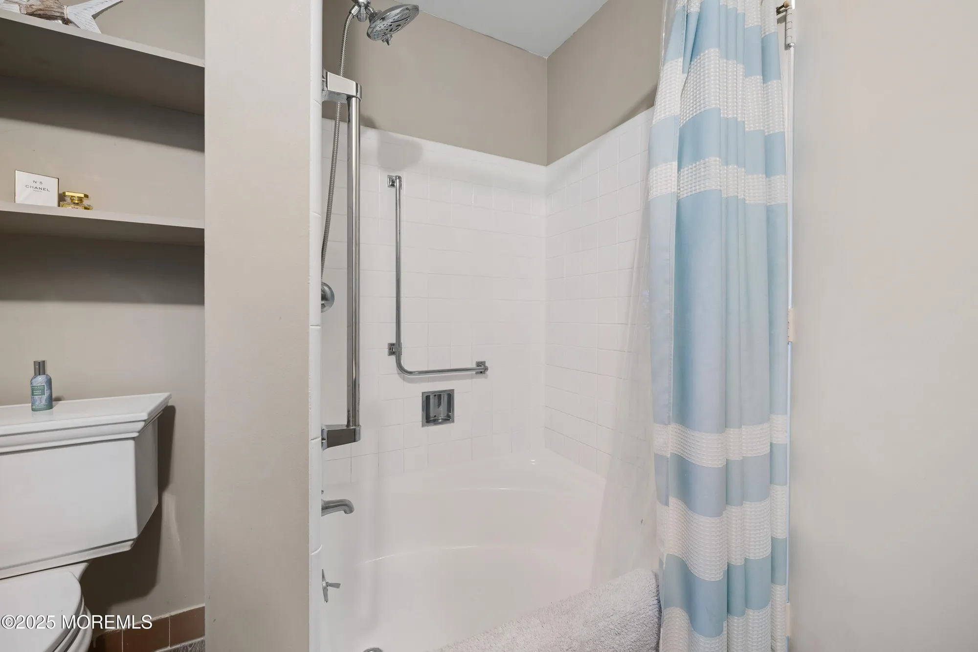 Property Slideshow image 14 of 29 | 39 cambridge ct e, Lakewood, NJ, 08701