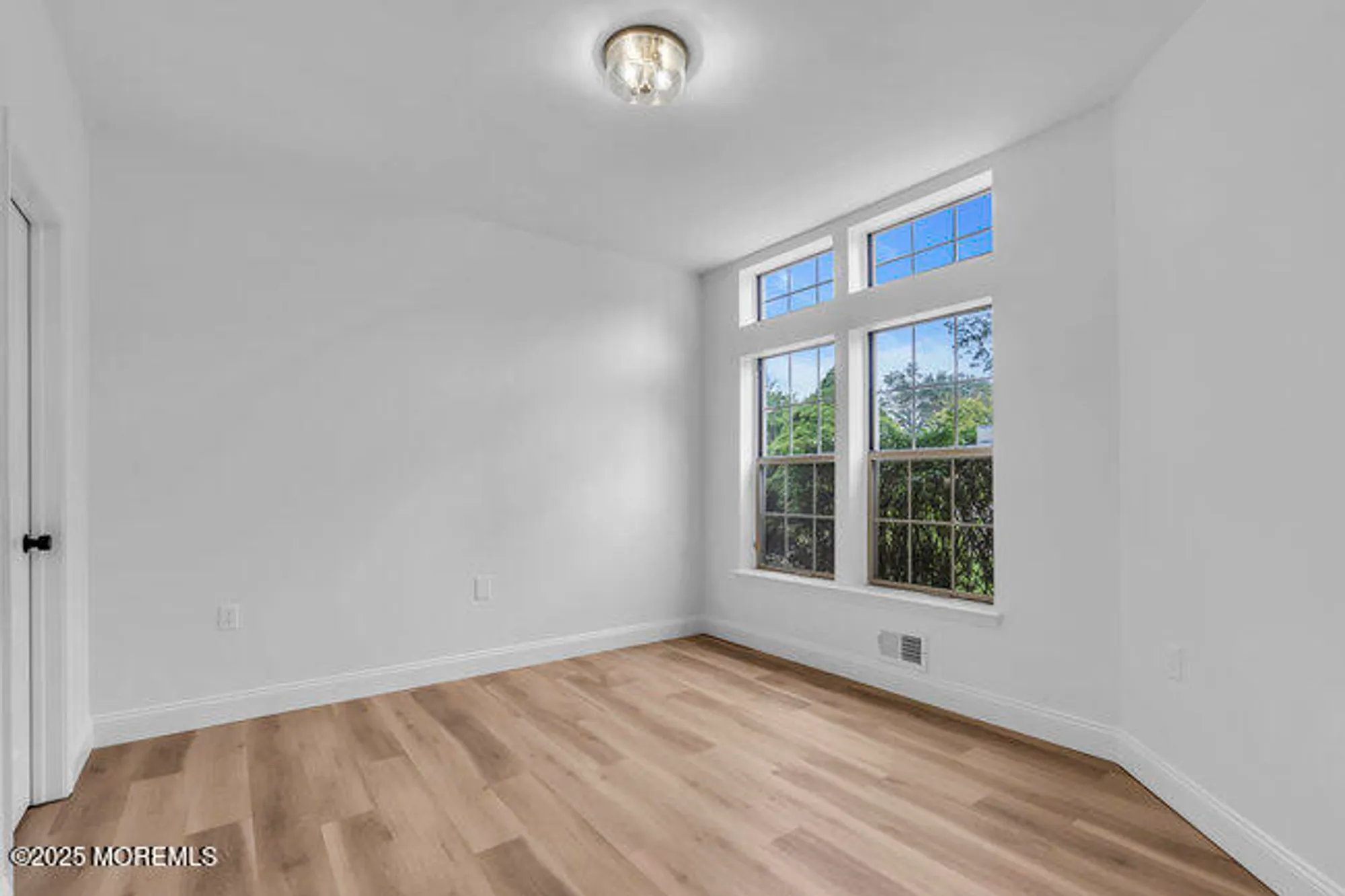 Property Slideshow image 15 of 19 | 11 sedgwick sq, Jackson, NJ, 08527