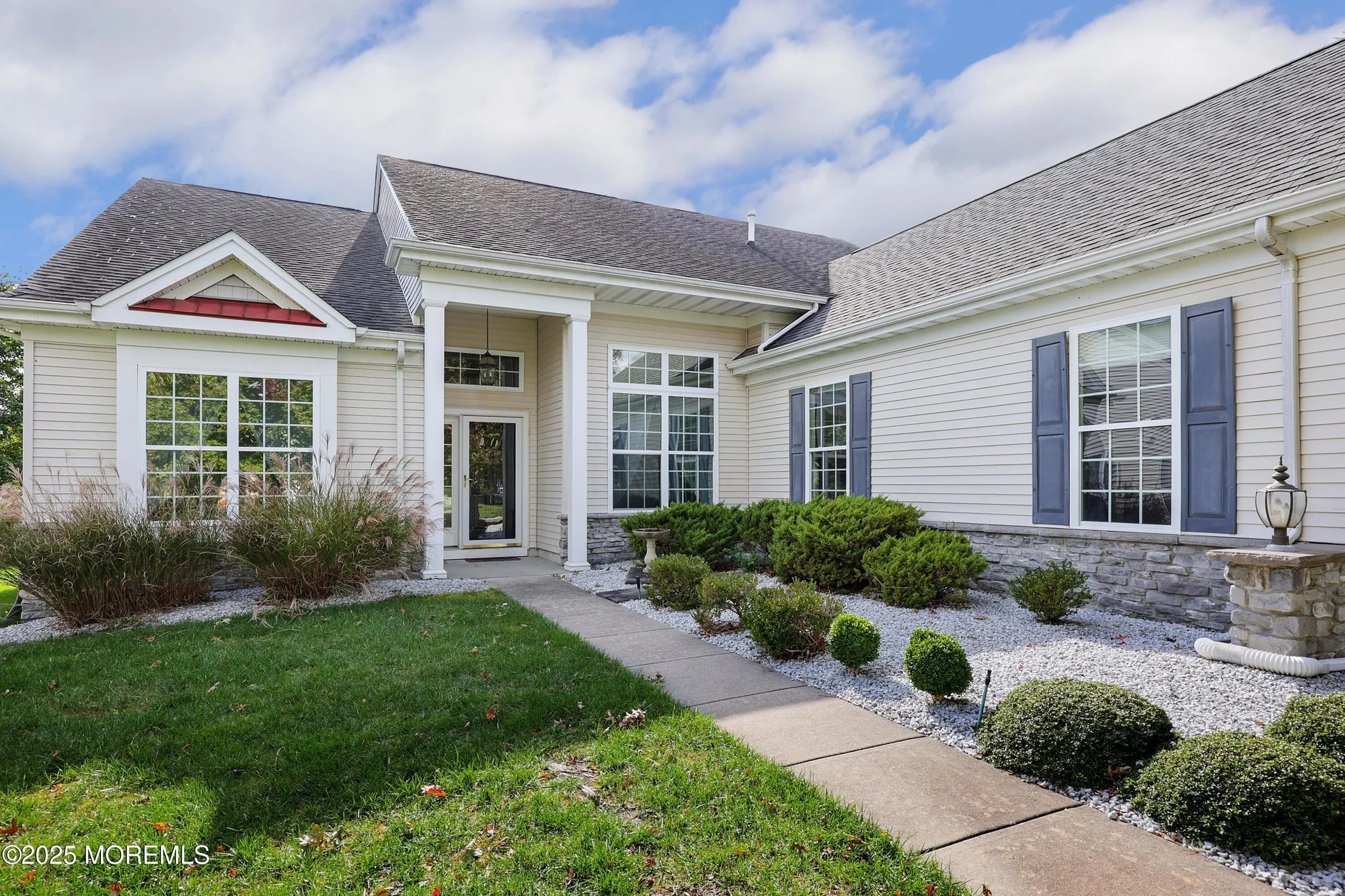 Property Slideshow image 3 of 47 | 28 passage ln, Barnegat, NJ, 08005