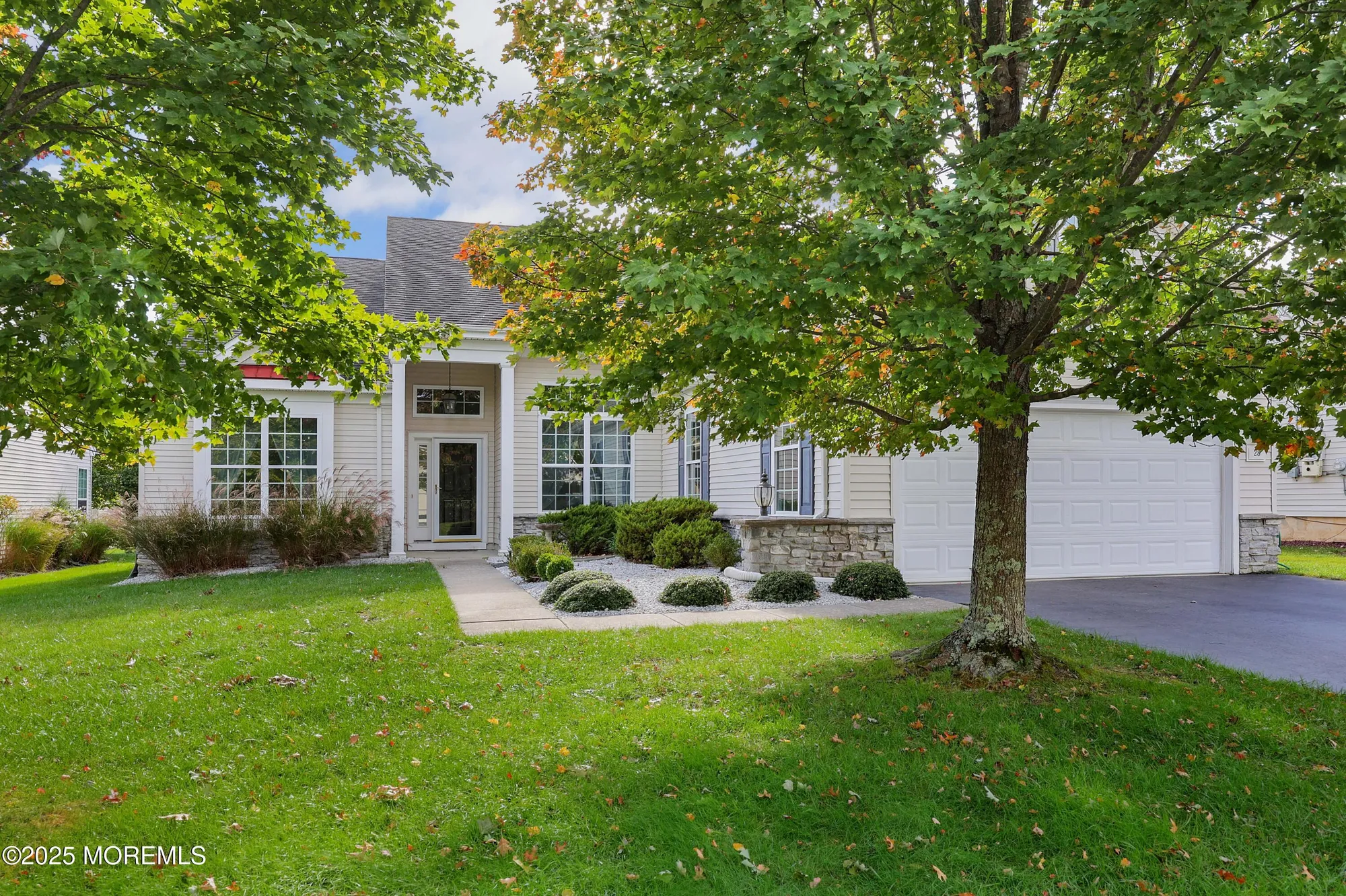 Property Slideshow image 4 of 47 | 28 passage ln, Barnegat, NJ, 08005