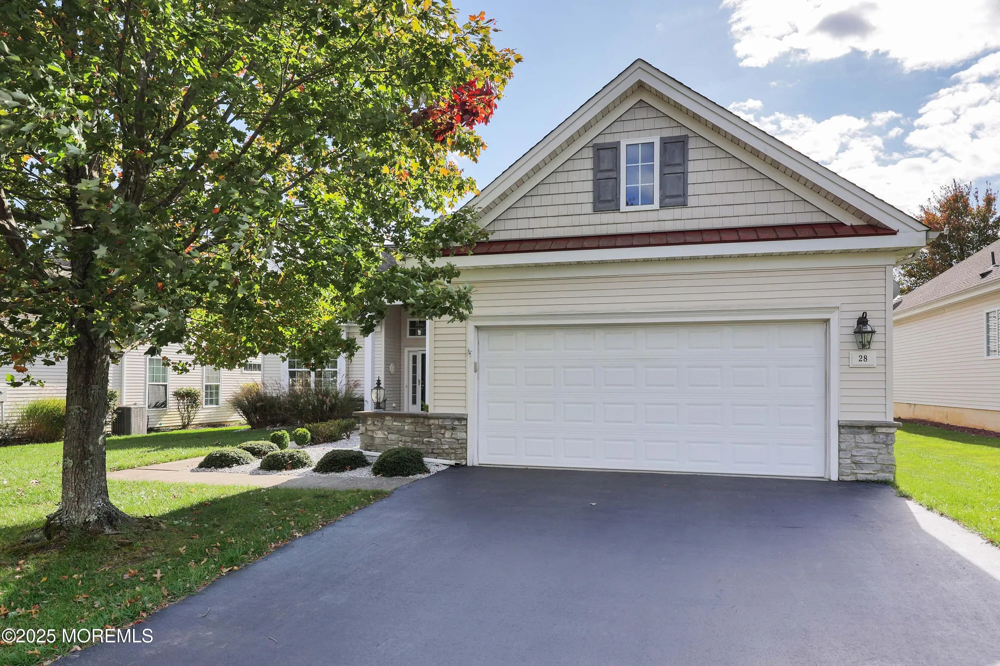 Property Slideshow image 6 of 47 | 28 passage ln, Barnegat, NJ, 08005