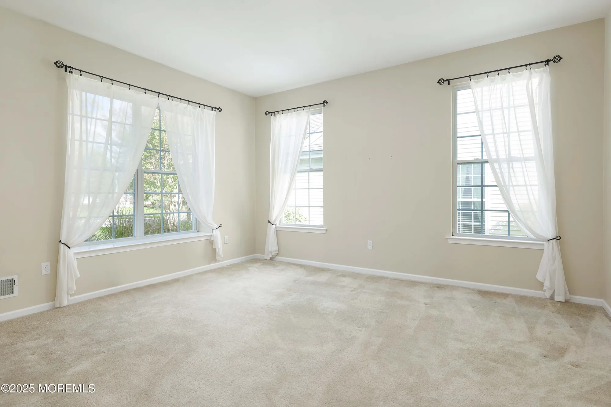 Property Slideshow image 11 of 47 | 28 passage ln, Barnegat, NJ, 08005