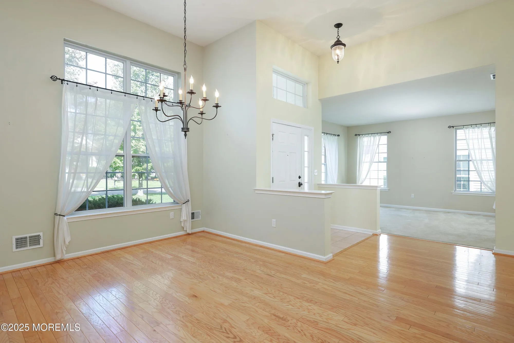 Property Slideshow image 8 of 47 | 28 passage ln, Barnegat, NJ, 08005