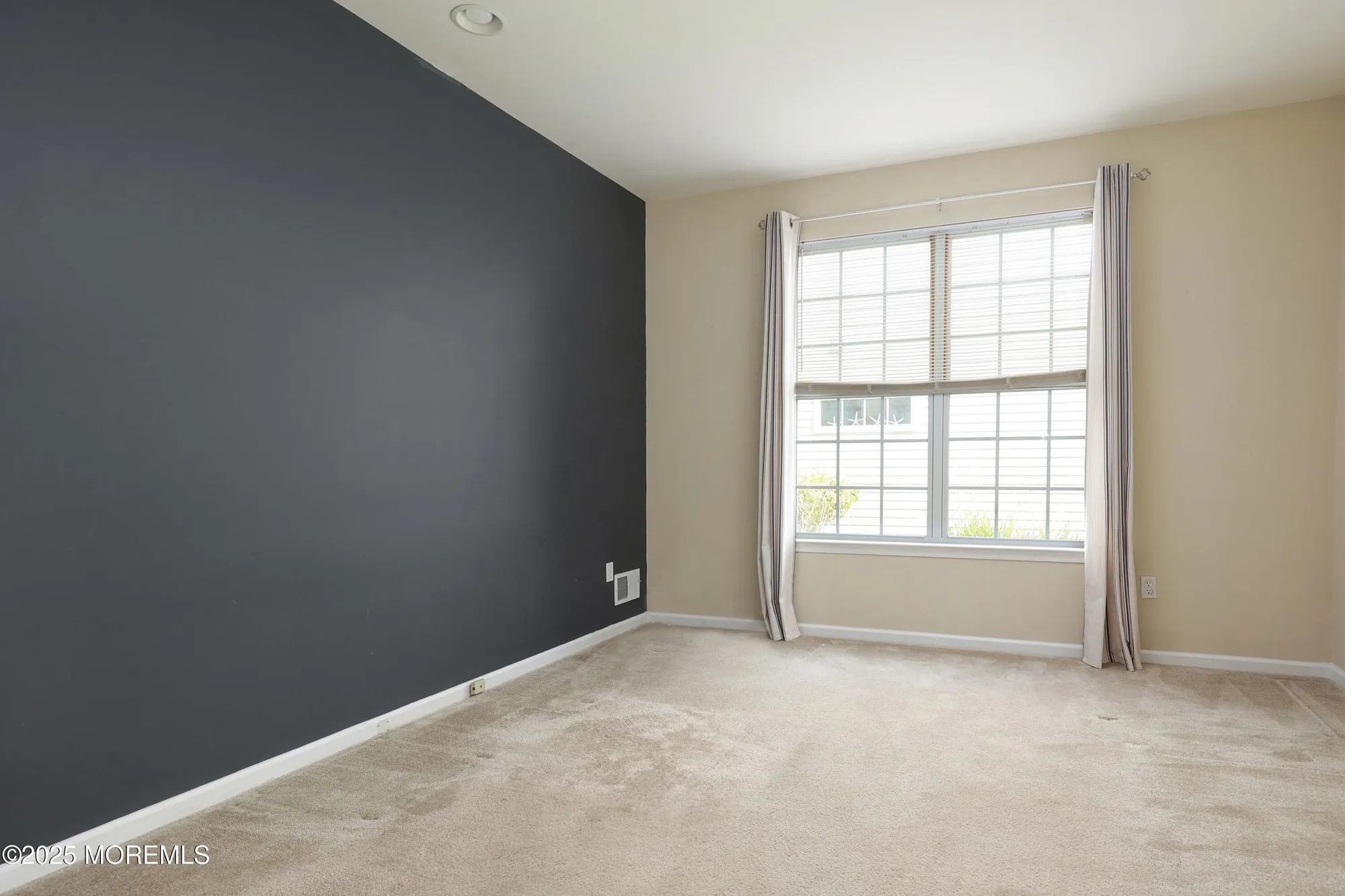 Property Slideshow image 13 of 47 | 28 passage ln, Barnegat, NJ, 08005