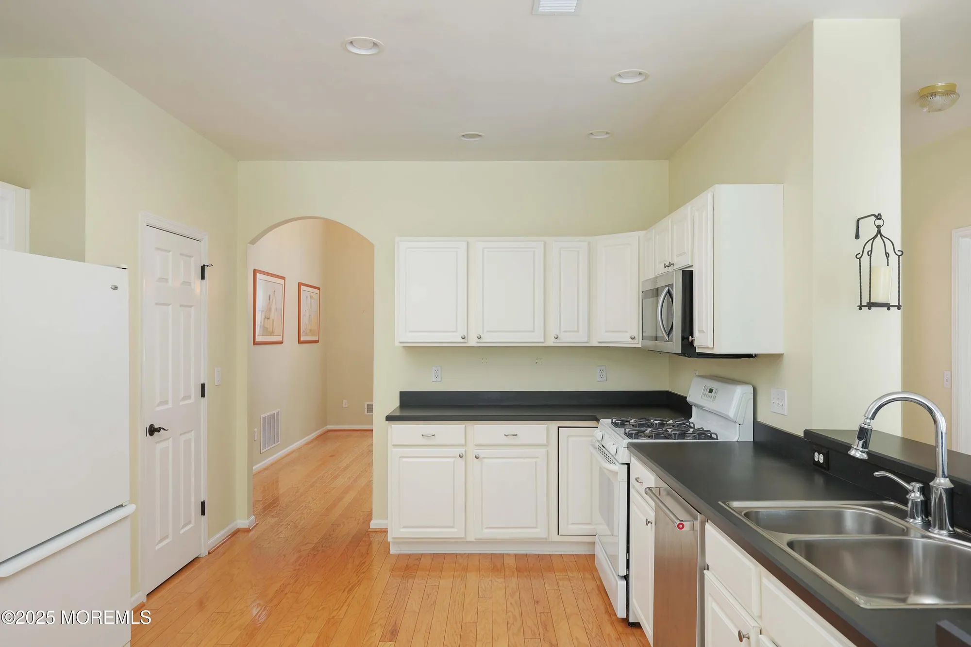 Property Slideshow image 18 of 47 | 28 passage ln, Barnegat, NJ, 08005