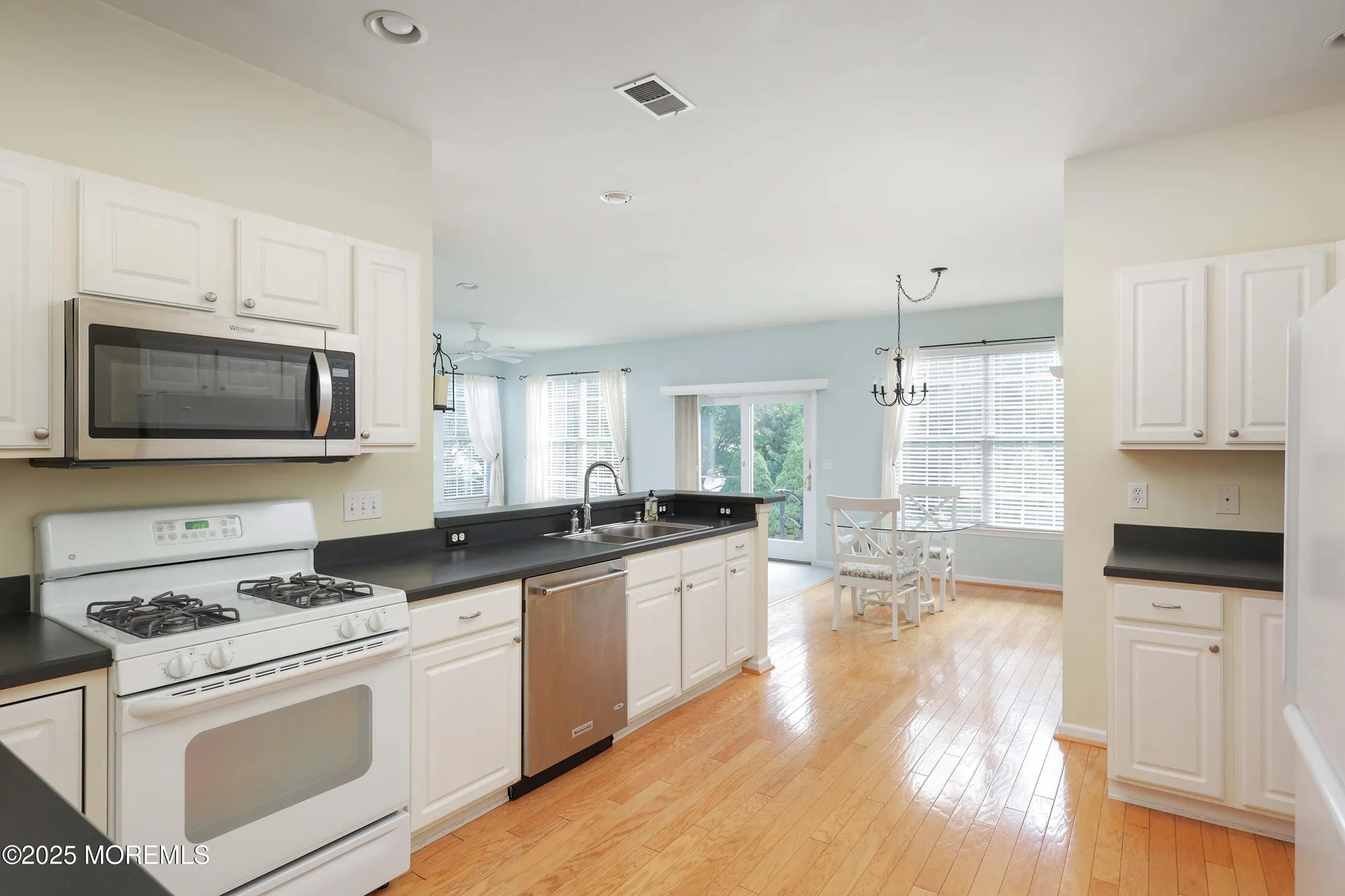 Property Slideshow image 14 of 47 | 28 passage ln, Barnegat, NJ, 08005