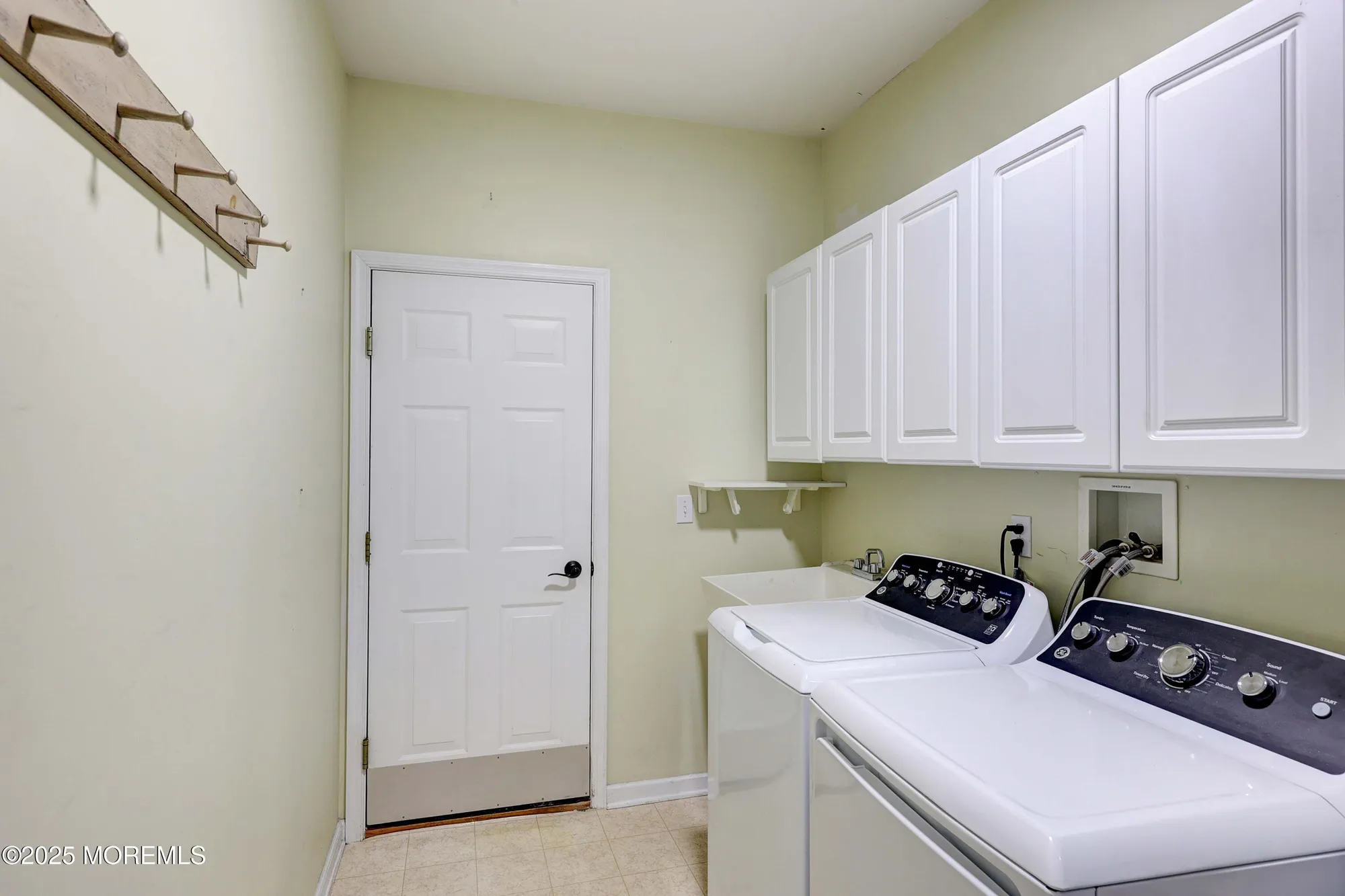 Property Slideshow image 31 of 47 | 28 passage ln, Barnegat, NJ, 08005