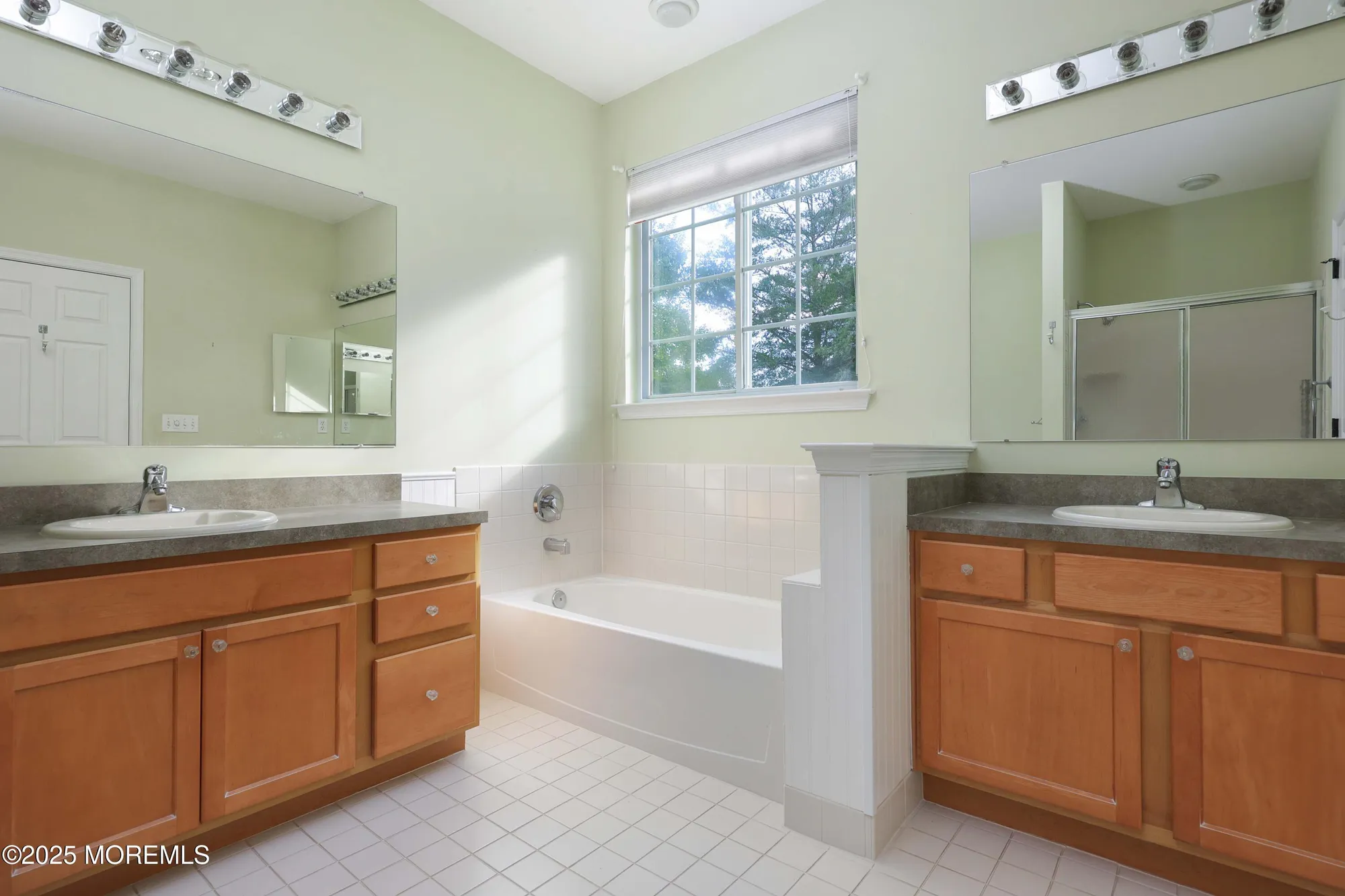 Property Slideshow image 27 of 47 | 28 passage ln, Barnegat, NJ, 08005