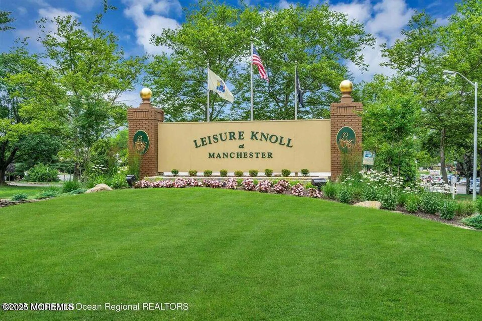 Property Slideshow image 4 of 20 | 10 woodstock ln, Manchester, NJ, 08759
