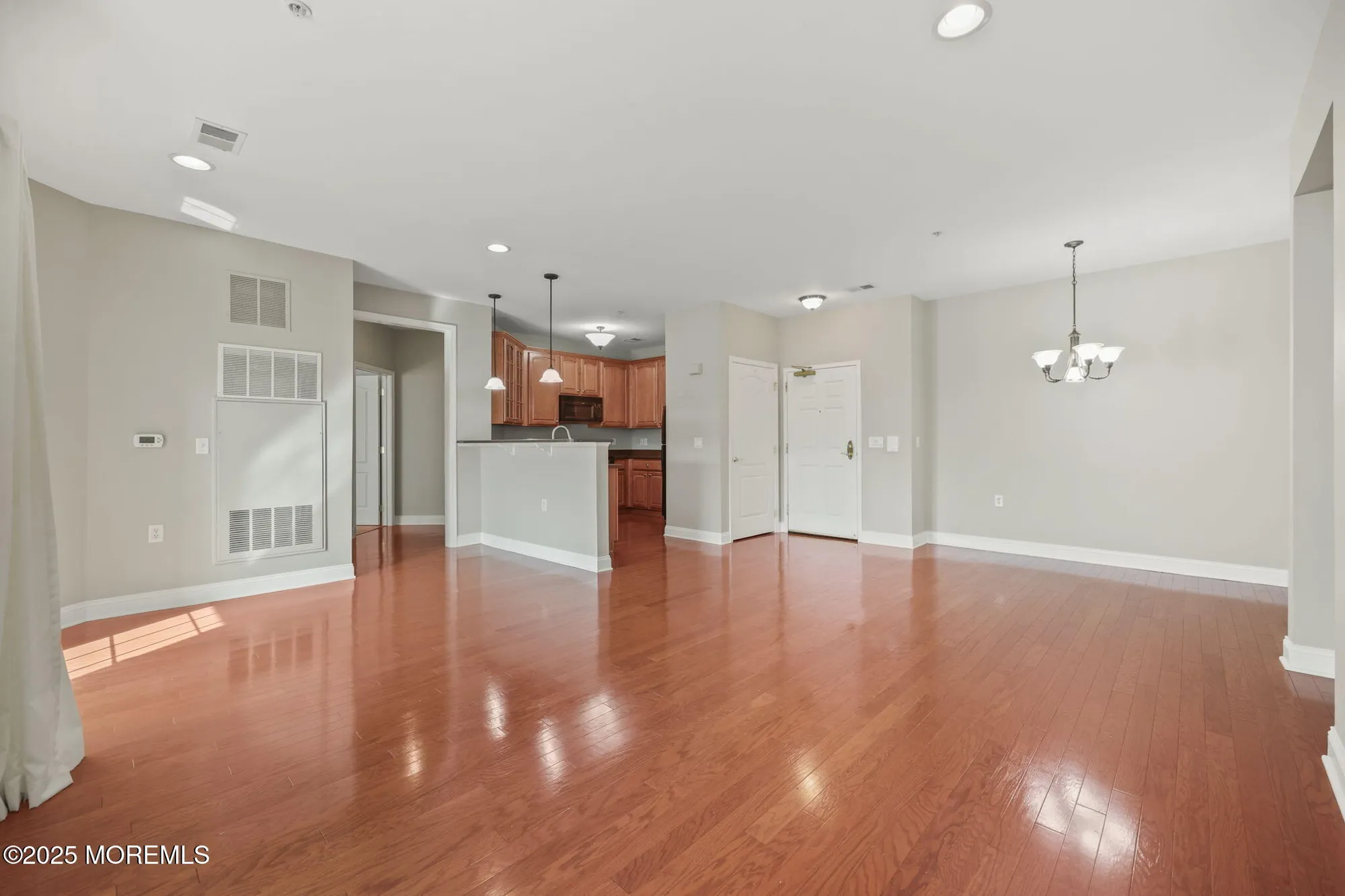 Property Slideshow image 8 of 39 | 3208 falston cir # 3208, Old Bridge, NJ, 08857