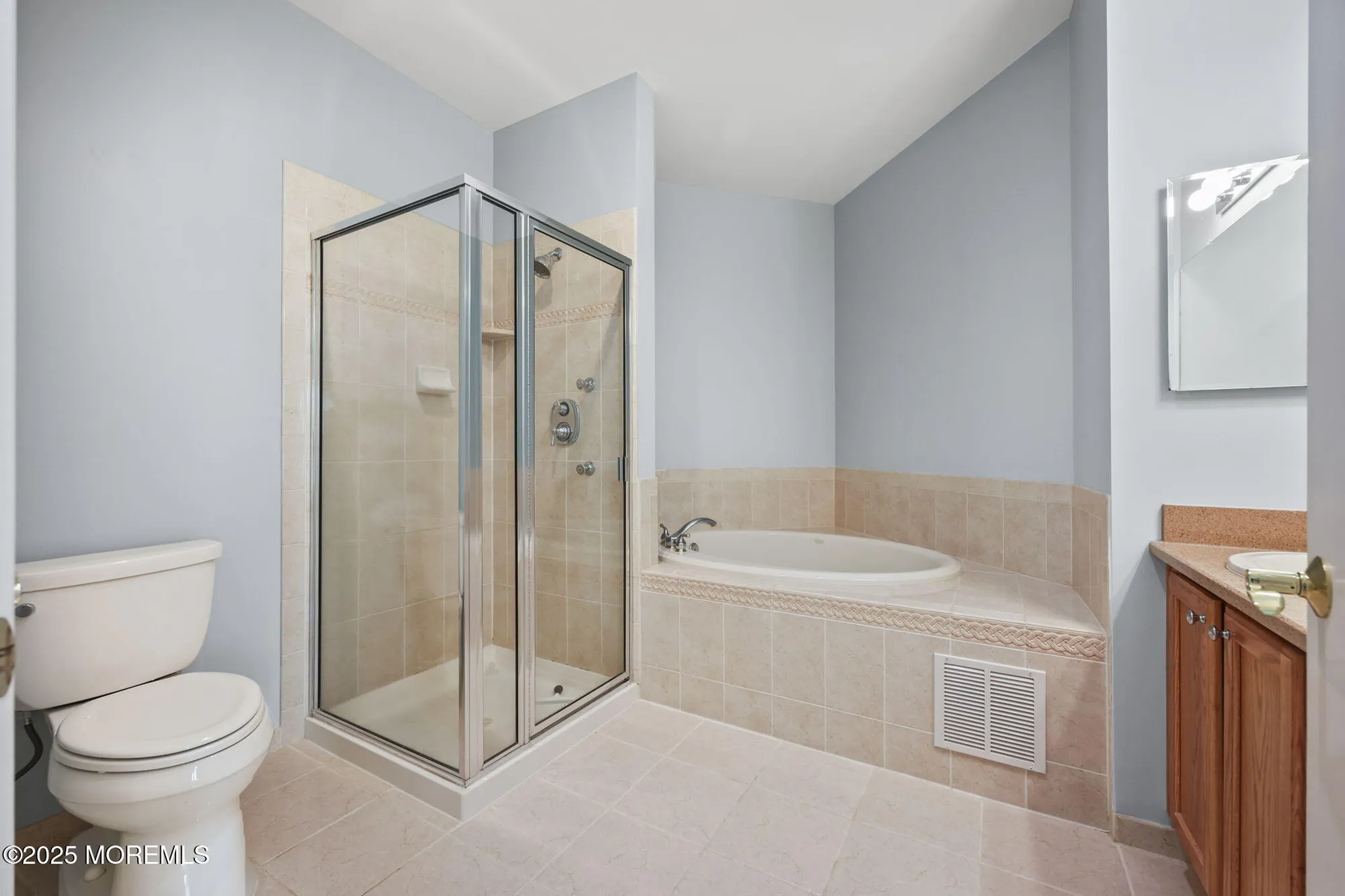 Property Slideshow image 19 of 39 | 3208 falston cir # 3208, Old Bridge, NJ, 08857