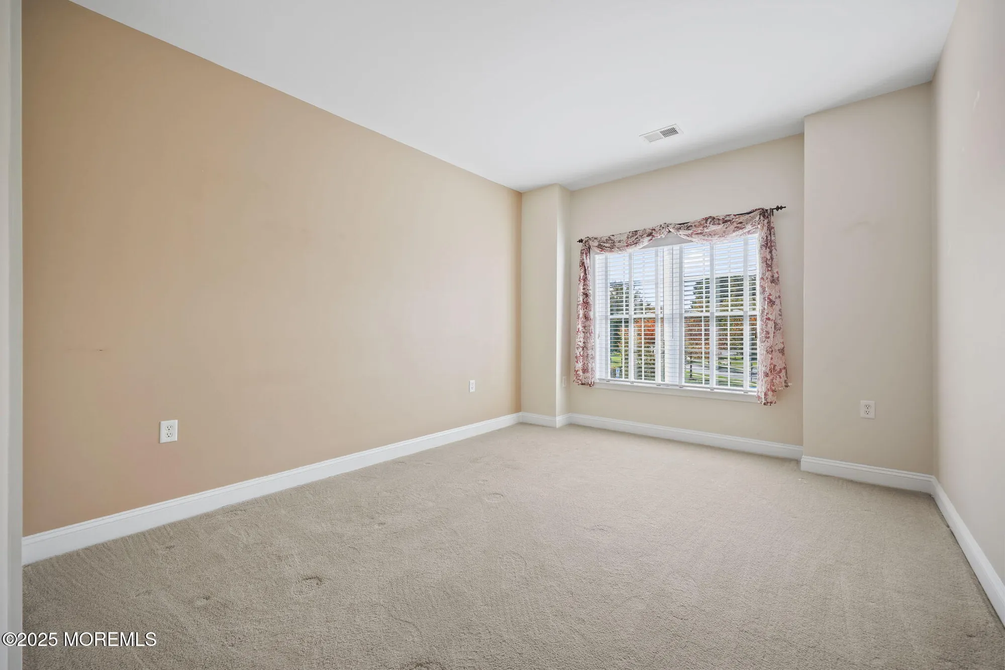 Property Slideshow image 21 of 39 | 3208 falston cir # 3208, Old Bridge, NJ, 08857