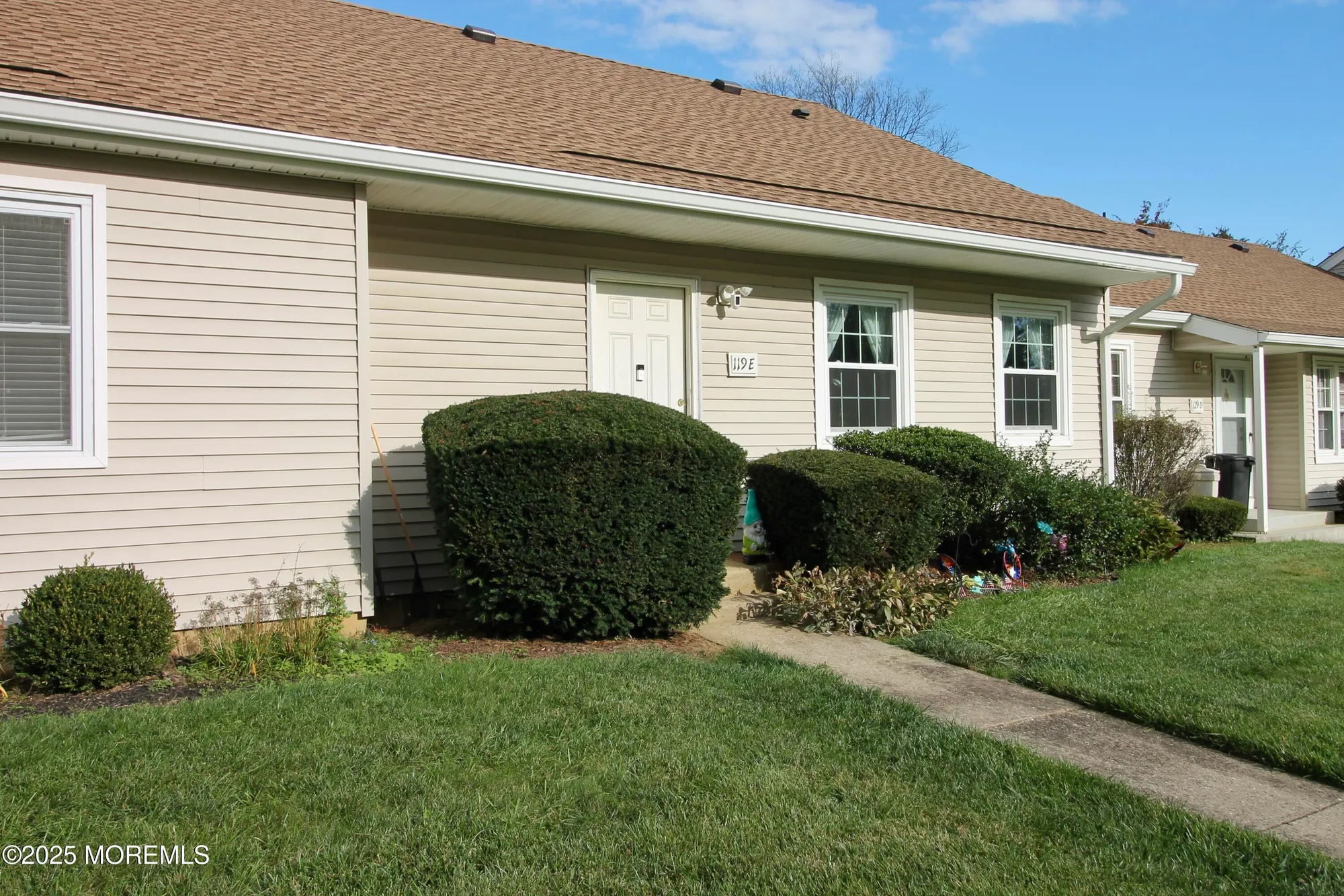 Property Slideshow image 3 of 34 | 119 muhlen platz e, Freehold, NJ, 07728