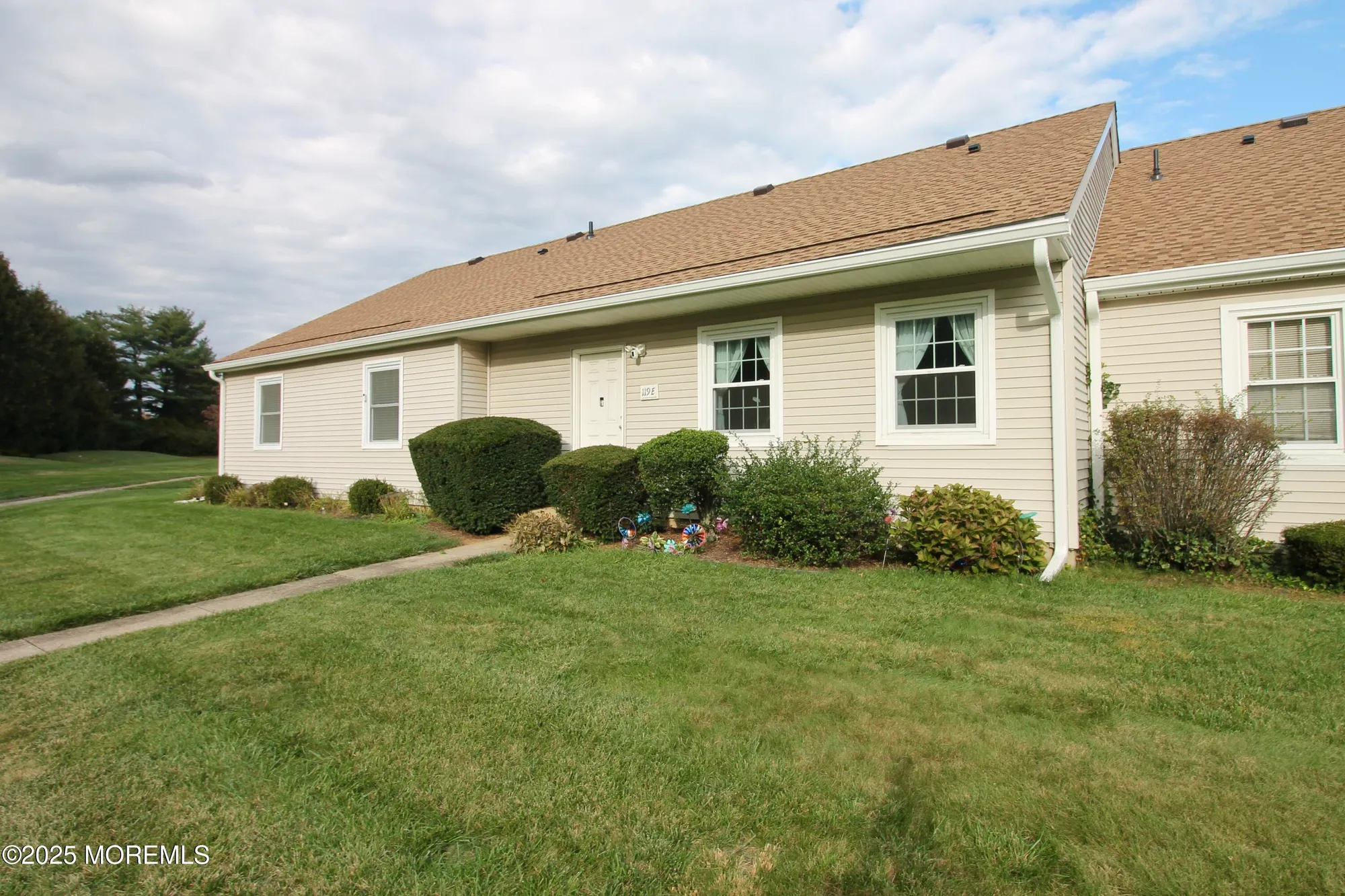 Property Slideshow image 2 of 34 | 119 muhlen platz e, Freehold, NJ, 07728