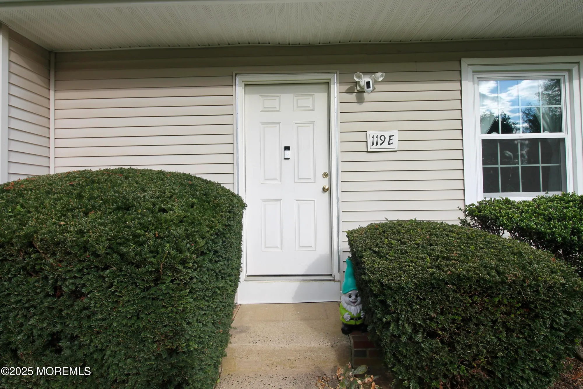 Property Slideshow image 4 of 34 | 119 muhlen platz e, Freehold, NJ, 07728