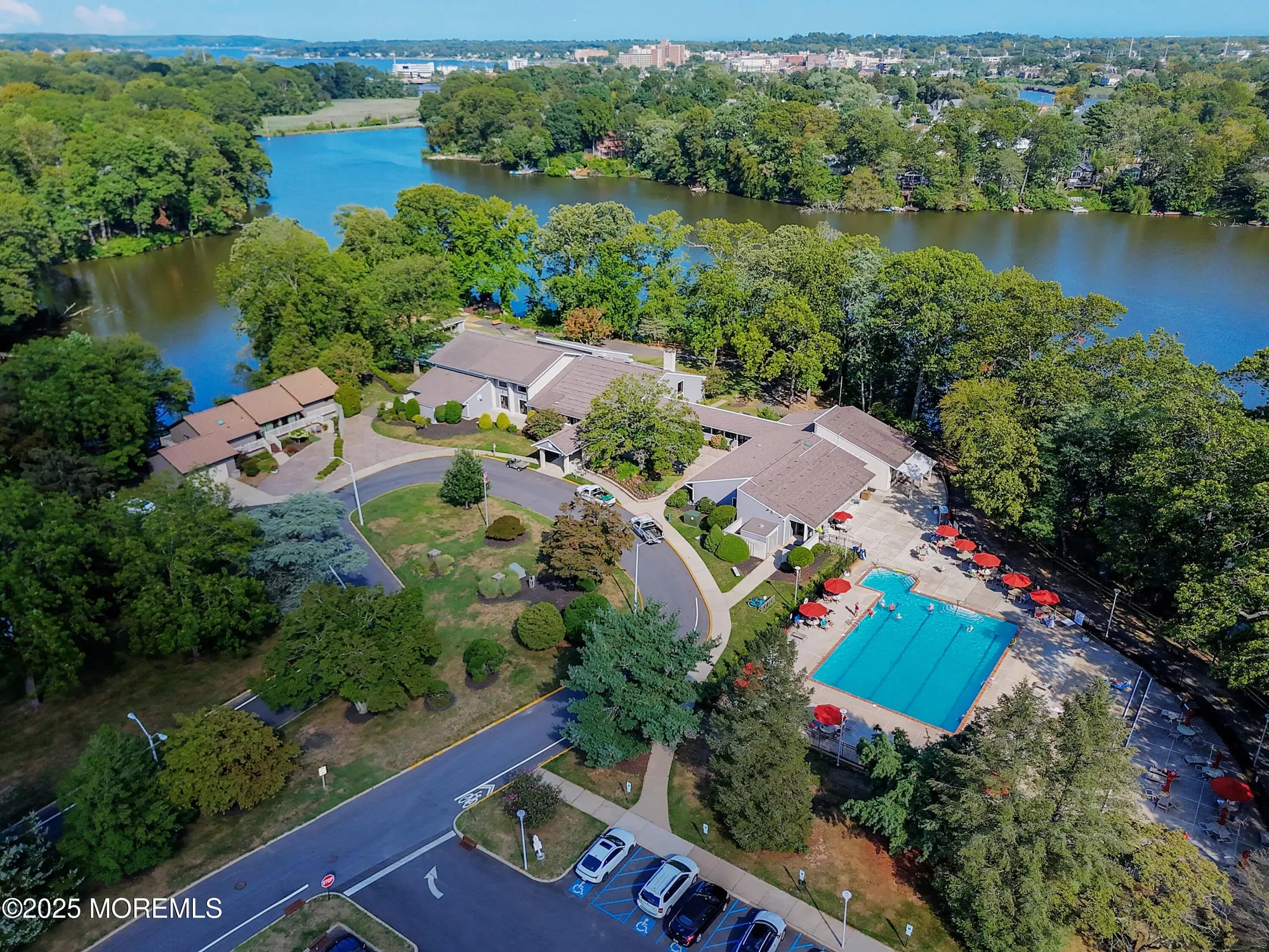 Property Slideshow image 33 of 38 | 109 lexington ct, Red Bank, NJ, 07701