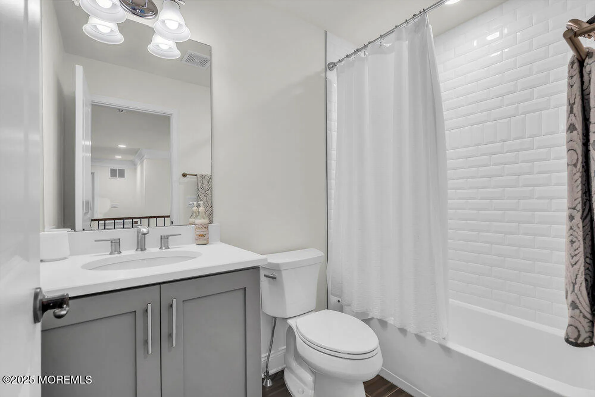 Property Slideshow image 70 of 111 | 106 grandview cir, Farmingdale, NJ, 07727