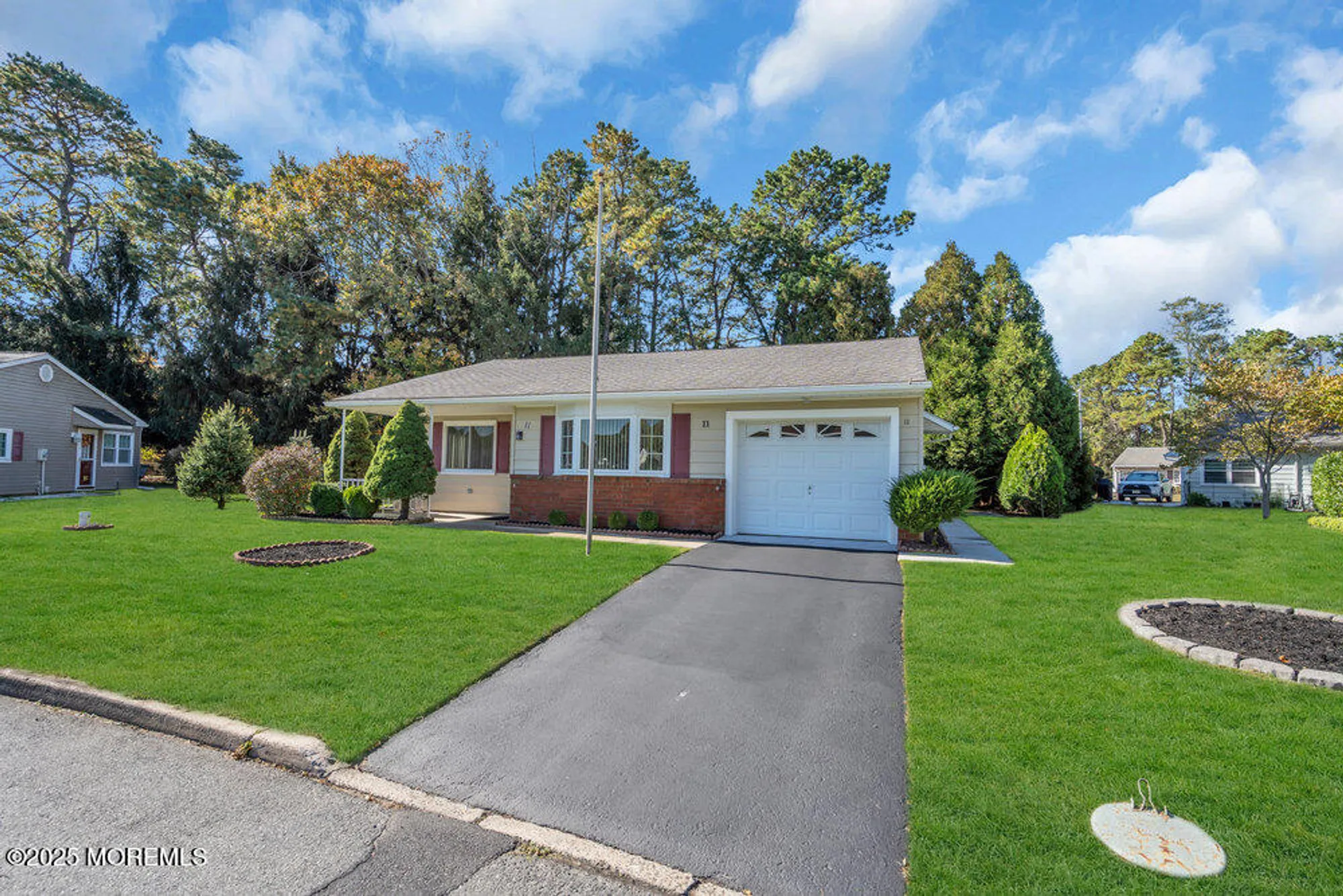 Property Slideshow image 3 of 27 | 11 vermont way, Whiting, NJ, 08759