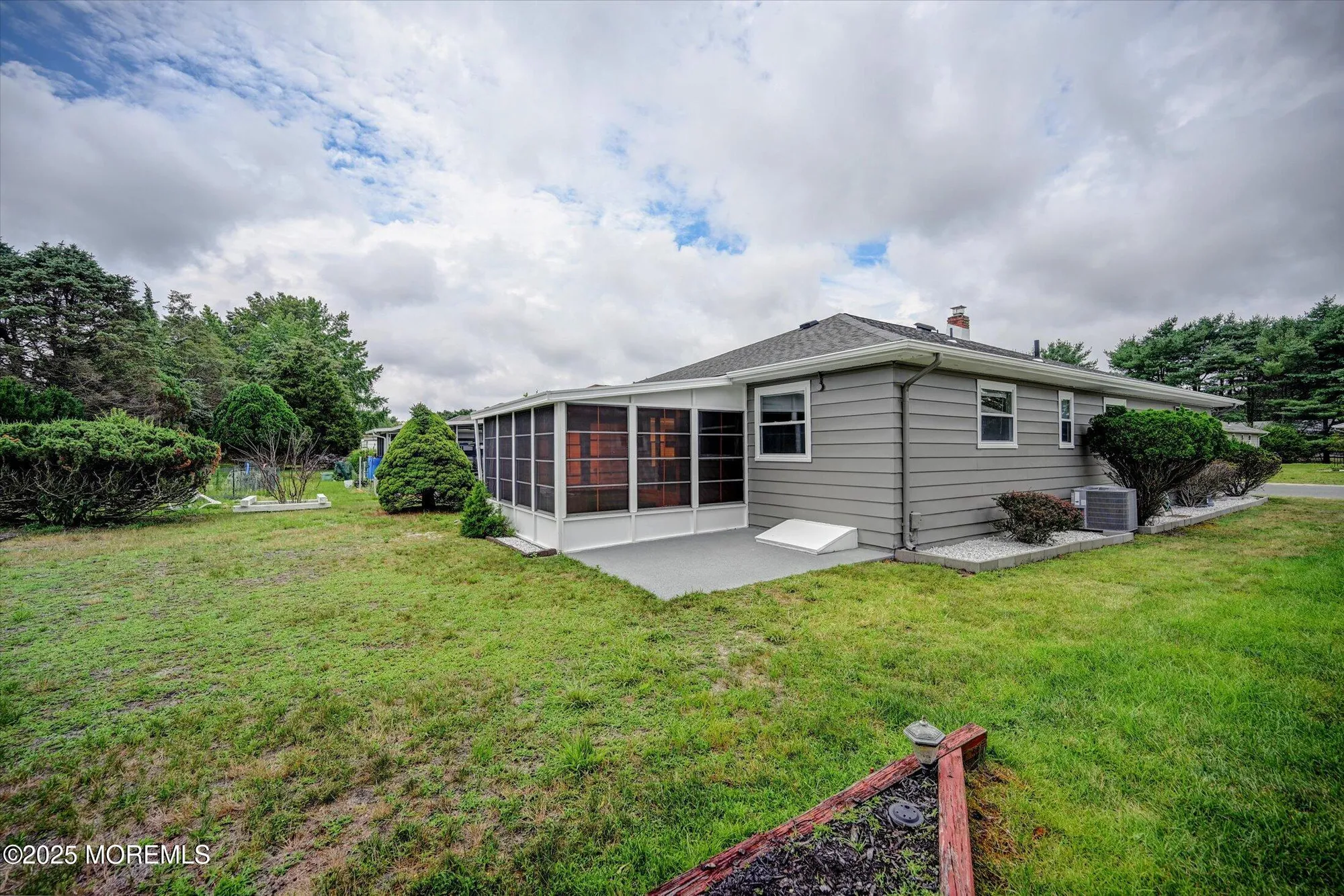 Property Slideshow image 13 of 41 | 426 saint thomas dr, Toms River, NJ, 08757
