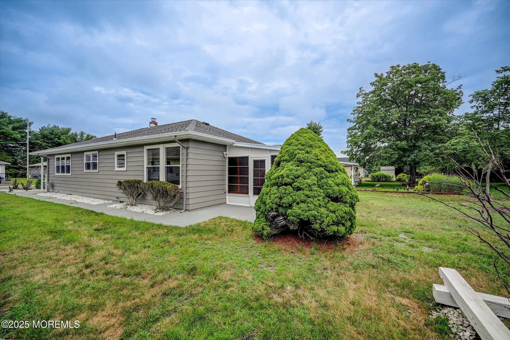 Property Slideshow image 11 of 41 | 426 saint thomas dr, Toms River, NJ, 08757