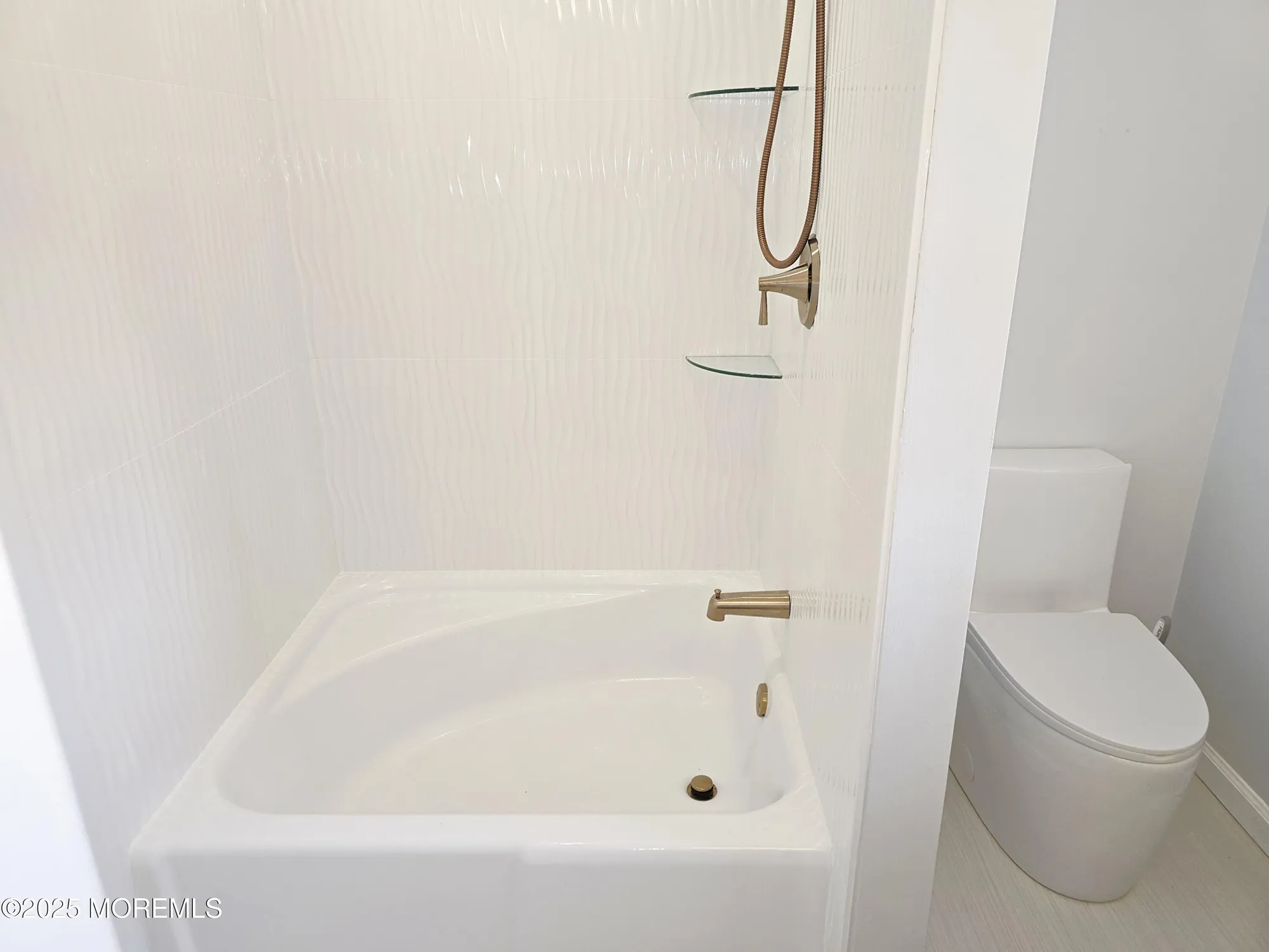 Property Slideshow image 14 of 25 | 43k cambridge ct, Lakewood, NJ, 08701