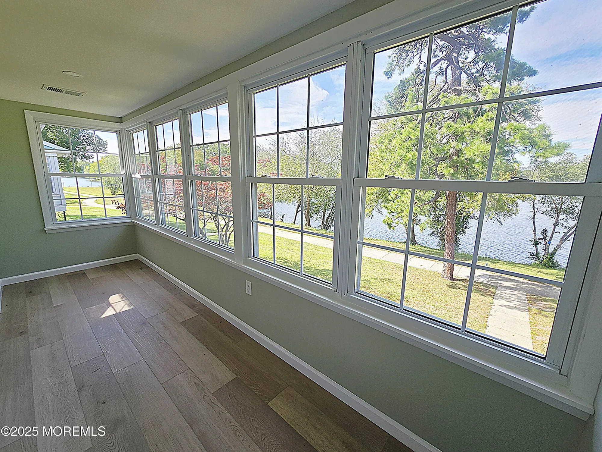 Property Slideshow image 12 of 25 | 43k cambridge ct, Lakewood, NJ, 08701