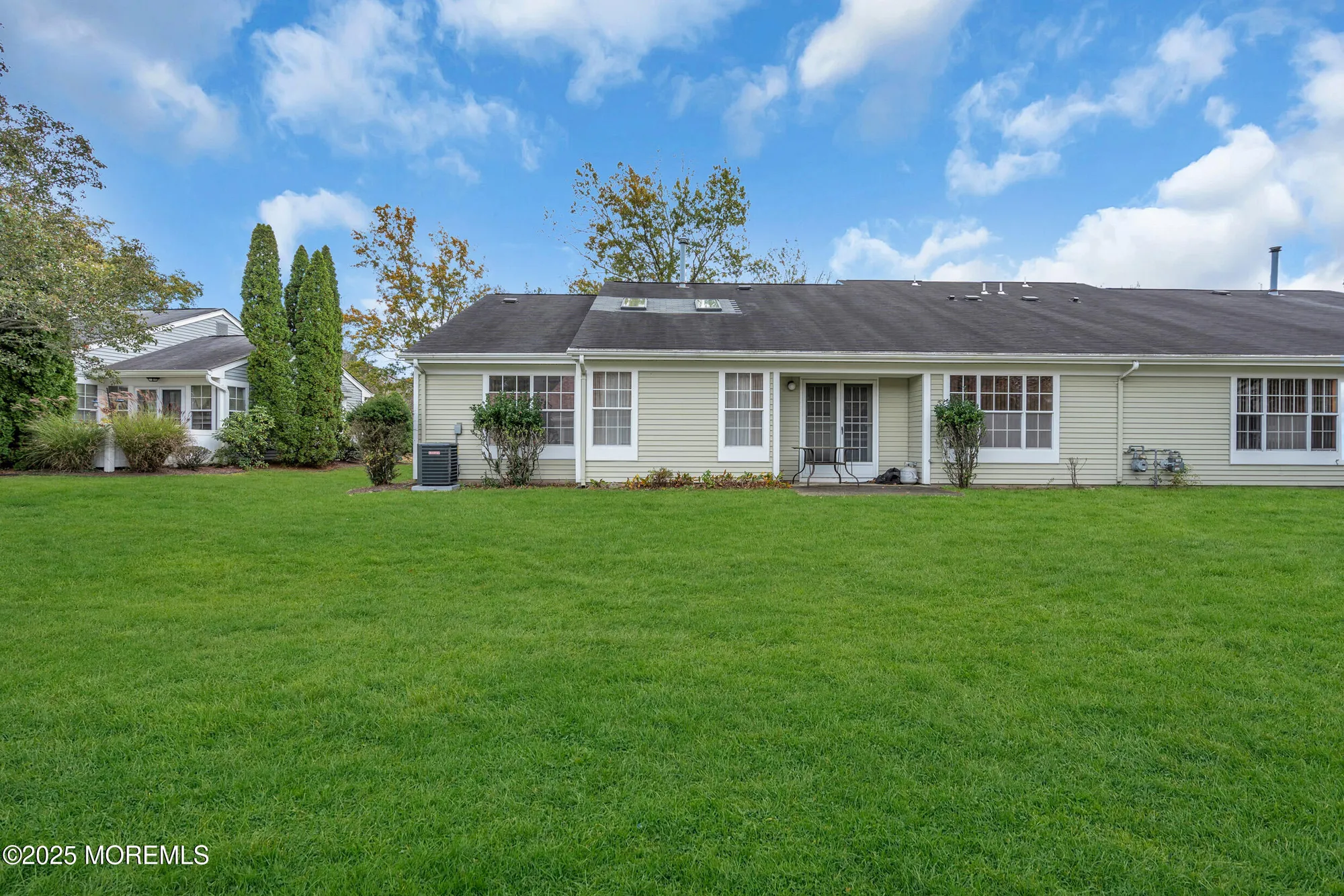 Property Slideshow image 3 of 43 | 1121b thornbury ln, Manchester, NJ, 08759