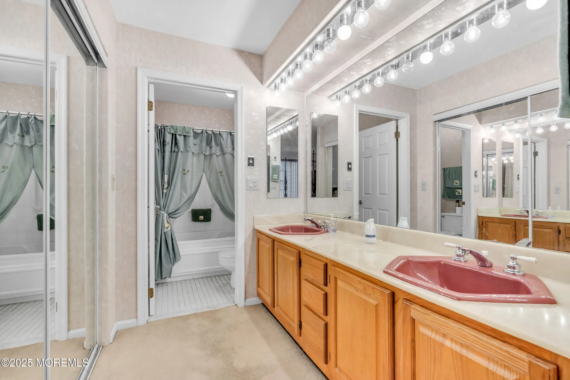 Property Slideshow image 17 of 43 | 1121b thornbury ln, Manchester, NJ, 08759
