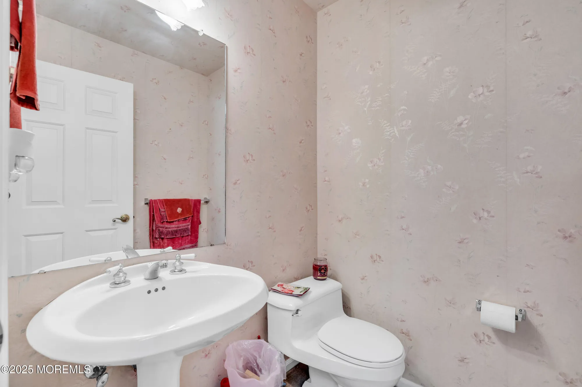Property Slideshow image 15 of 43 | 1121b thornbury ln, Manchester, NJ, 08759