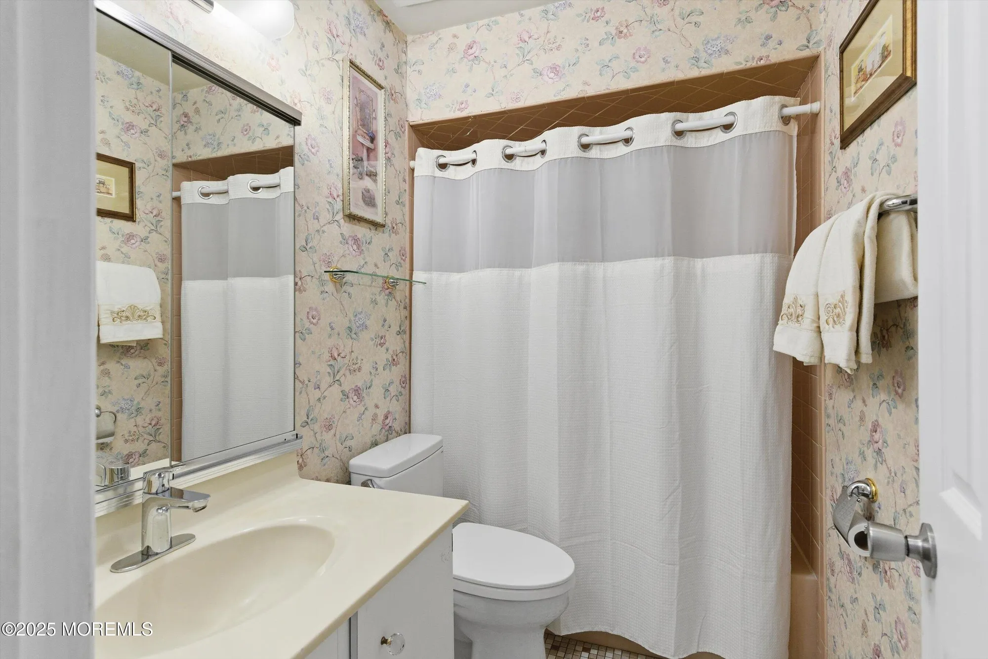 Property Slideshow image 14 of 32 | 32 ellsworth ct, Red Bank, NJ, 07701