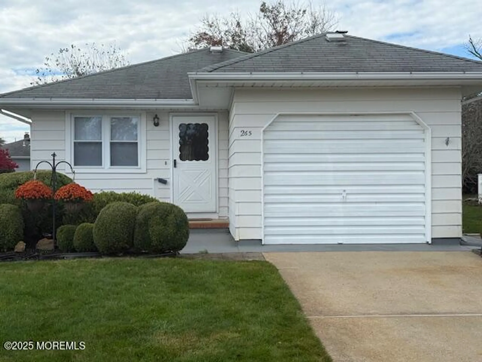 Property Slideshow image 1 of 14 | 265 charlotteville dr, Toms River, NJ, 08757