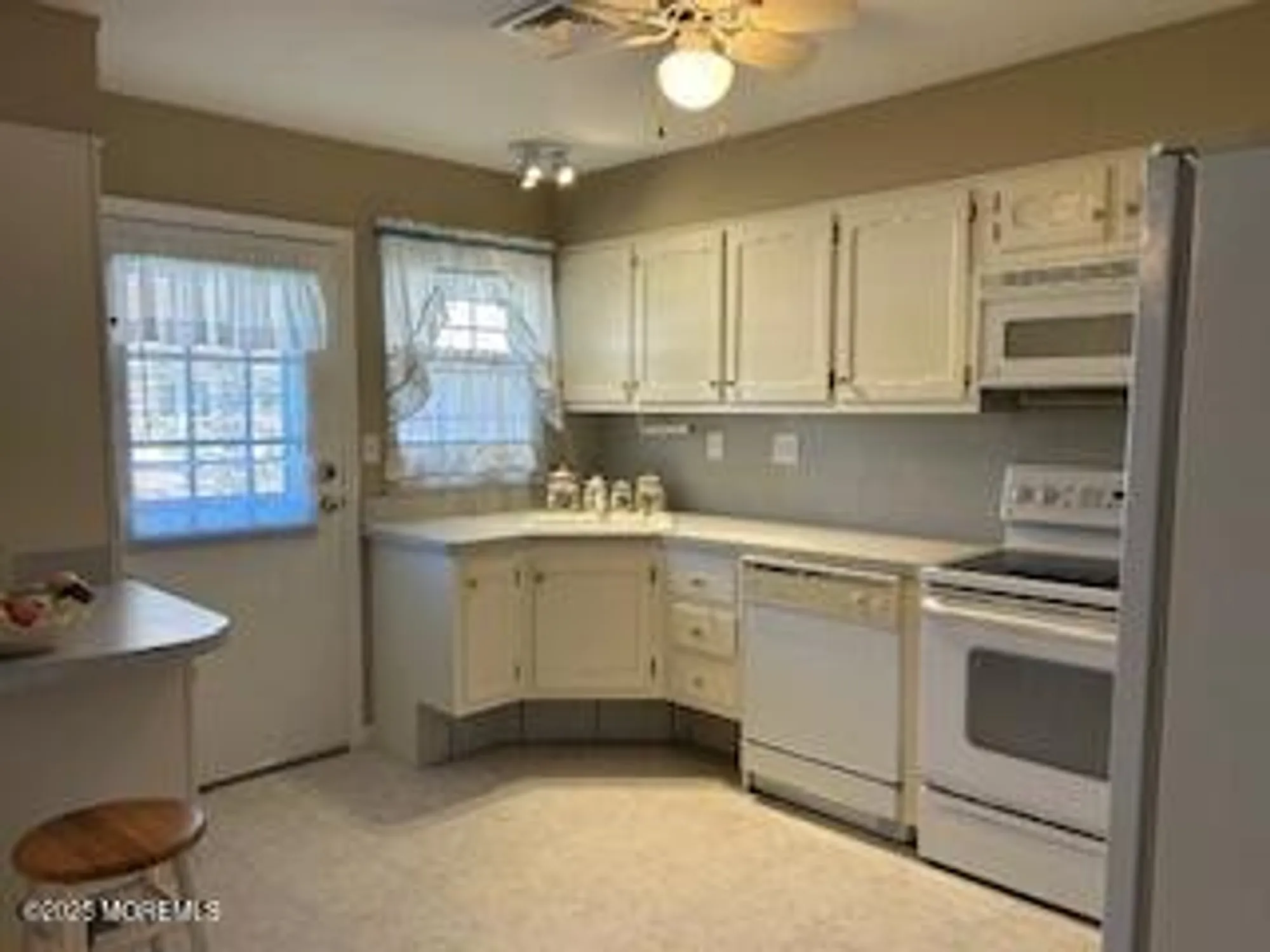 Property Slideshow image 9 of 28 | 455b portsmouth dr, Lakewood, NJ, 08701