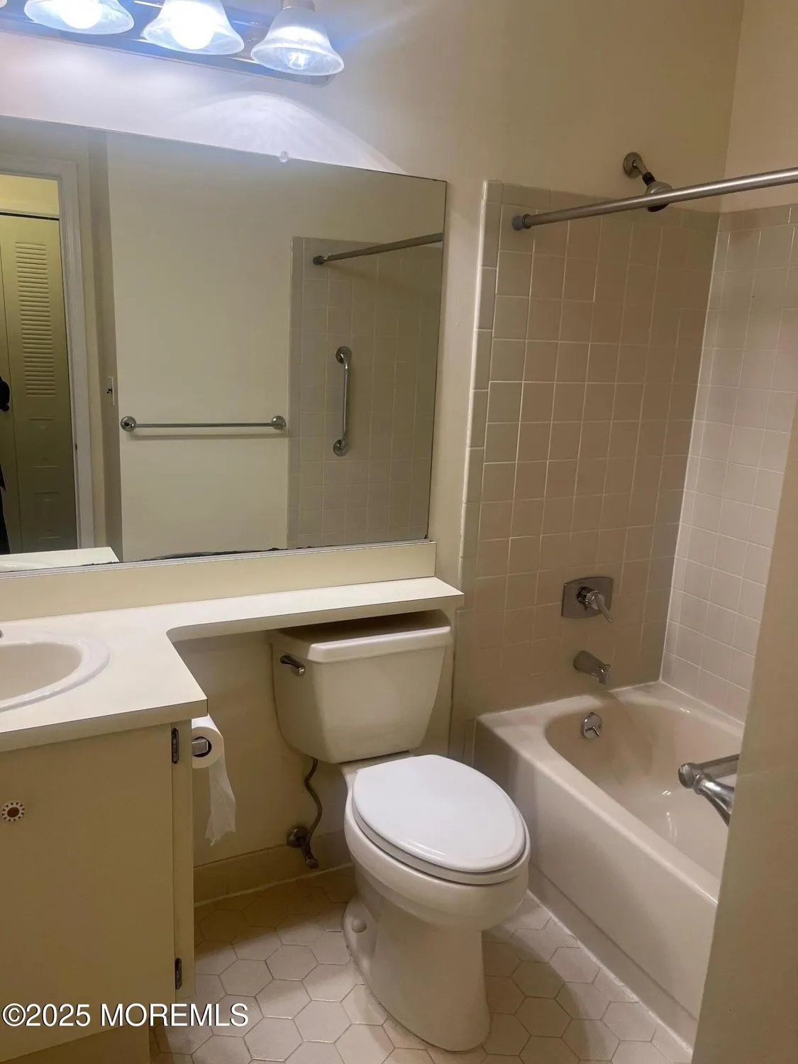 Property Slideshow image 7 of 10 | 164 arrowwood ct, Red Bank, NJ, 07701