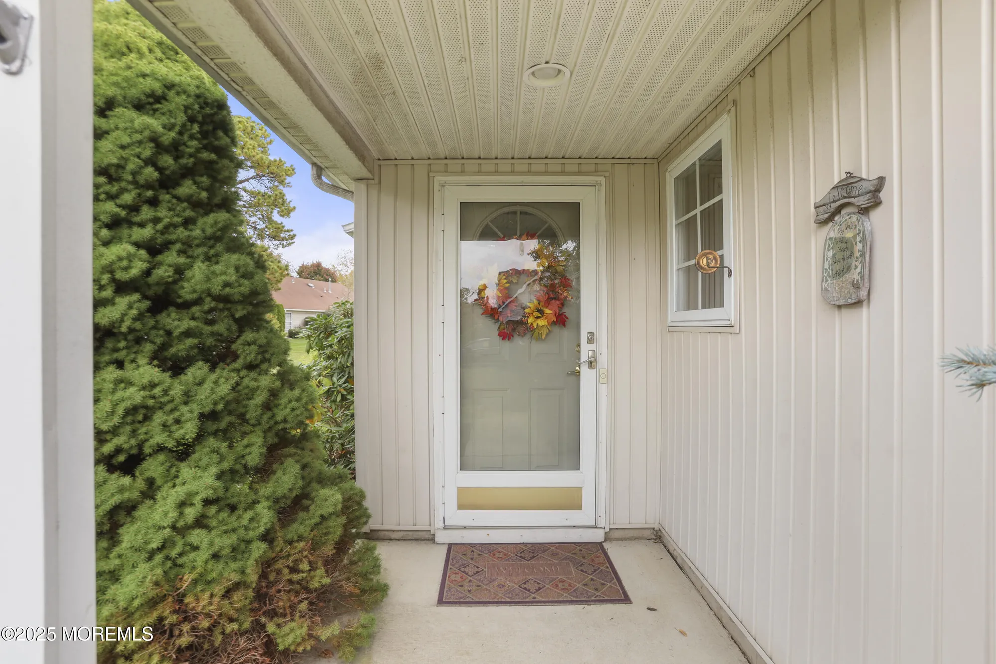 Property Slideshow image 2 of 24 | 90 skyline dr, Lakewood, NJ, 08701