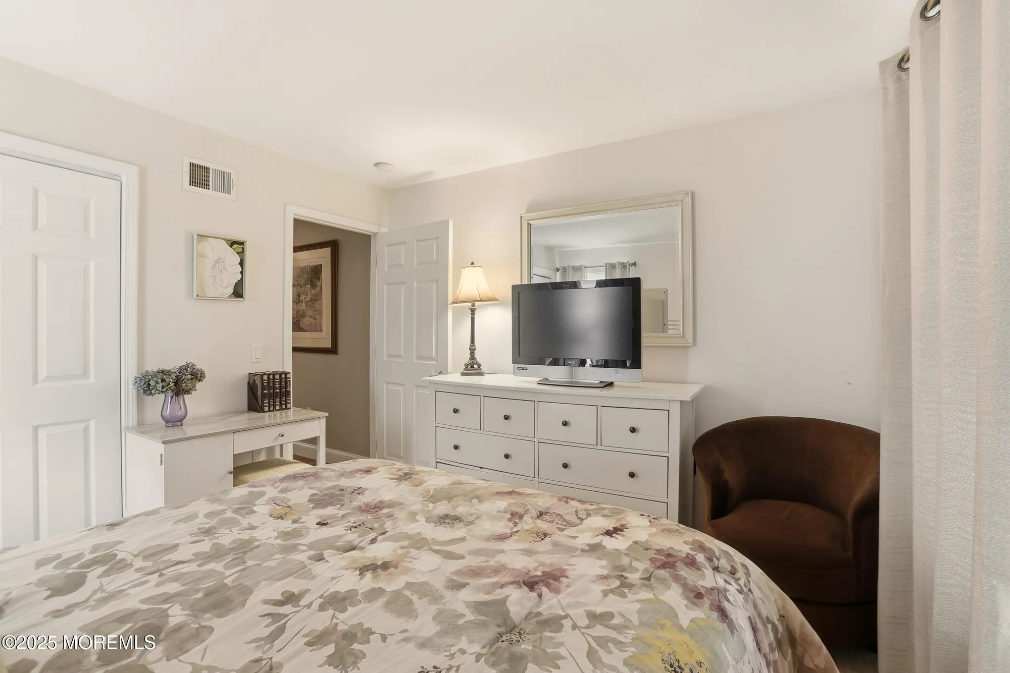 Property Slideshow image 16 of 24 | 90 skyline dr, Lakewood, NJ, 08701