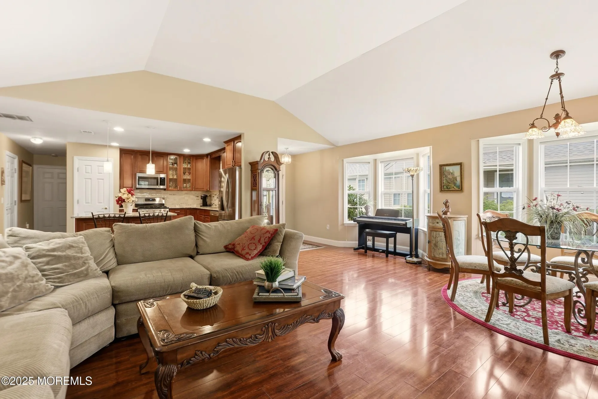 Property Slideshow image 5 of 24 | 90 skyline dr, Lakewood, NJ, 08701