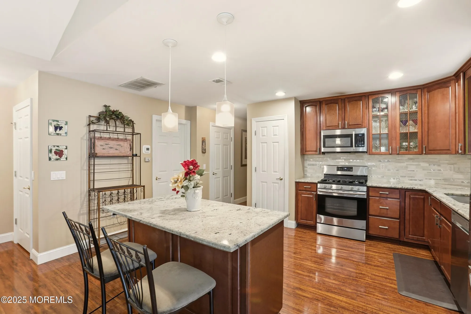 Property Slideshow image 7 of 24 | 90 skyline dr, Lakewood, NJ, 08701