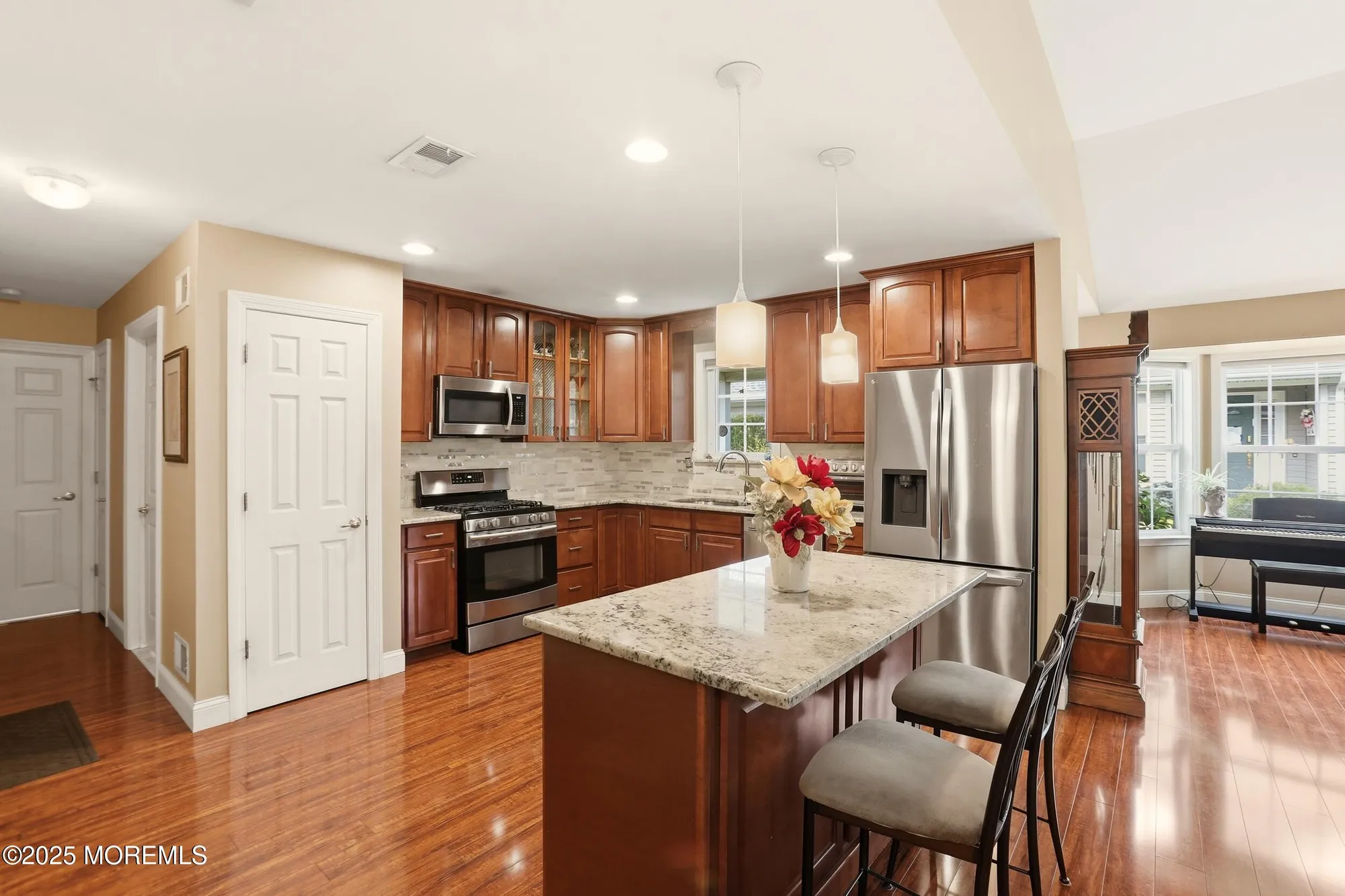 Property Slideshow image 8 of 24 | 90 skyline dr, Lakewood, NJ, 08701