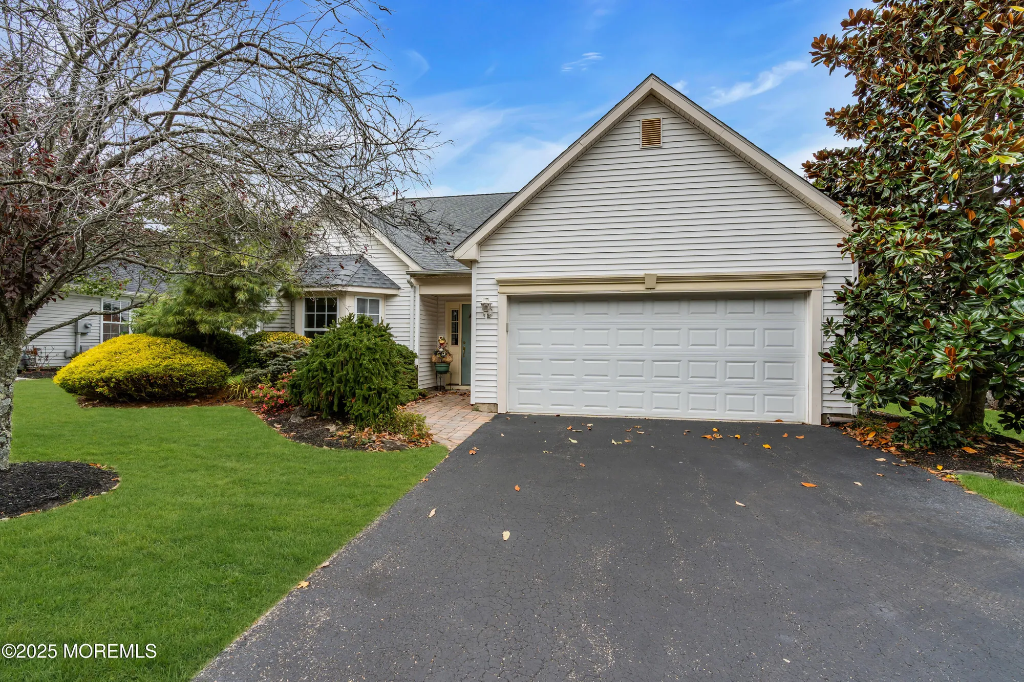 Property Slideshow image 8 of 91 | 27 strawberry ln, Lakewood, NJ, 08701