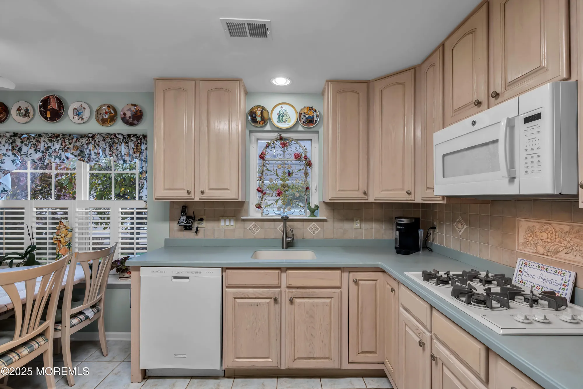 Property Slideshow image 29 of 91 | 27 strawberry ln, Lakewood, NJ, 08701