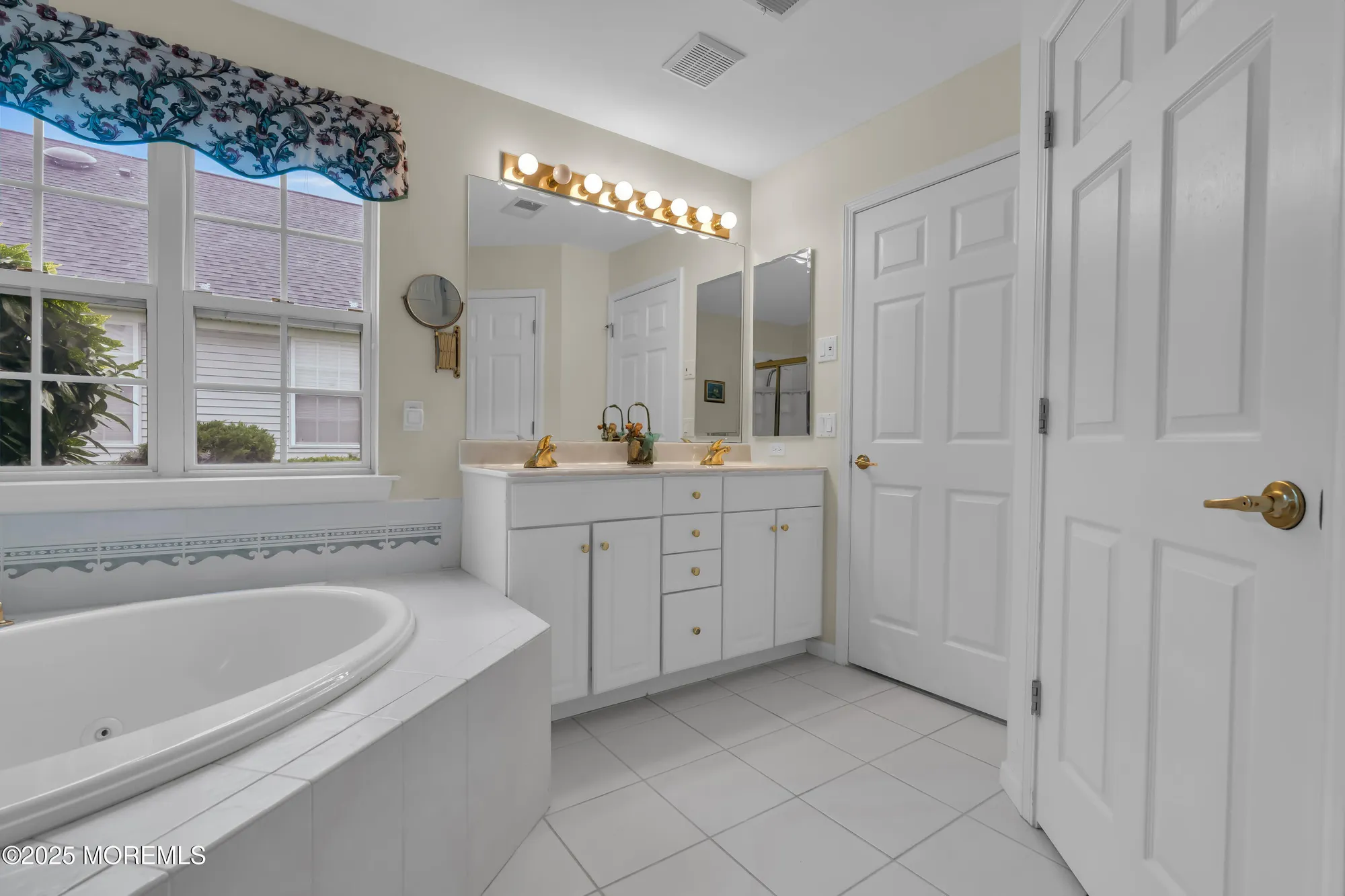 Property Slideshow image 67 of 91 | 27 strawberry ln, Lakewood, NJ, 08701