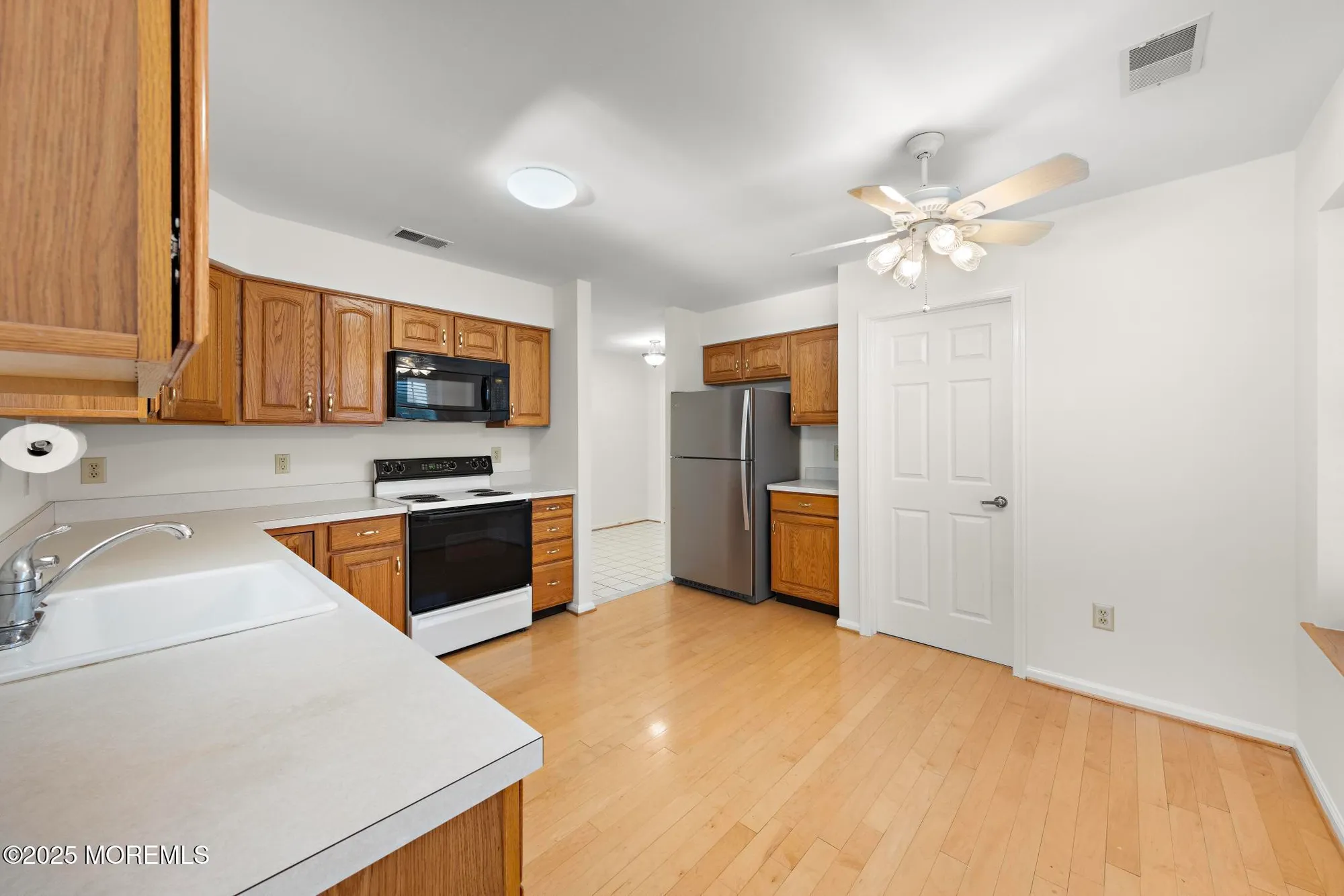 Property Slideshow image 9 of 49 | 2271 tomera pl, Toms River, NJ, 08755