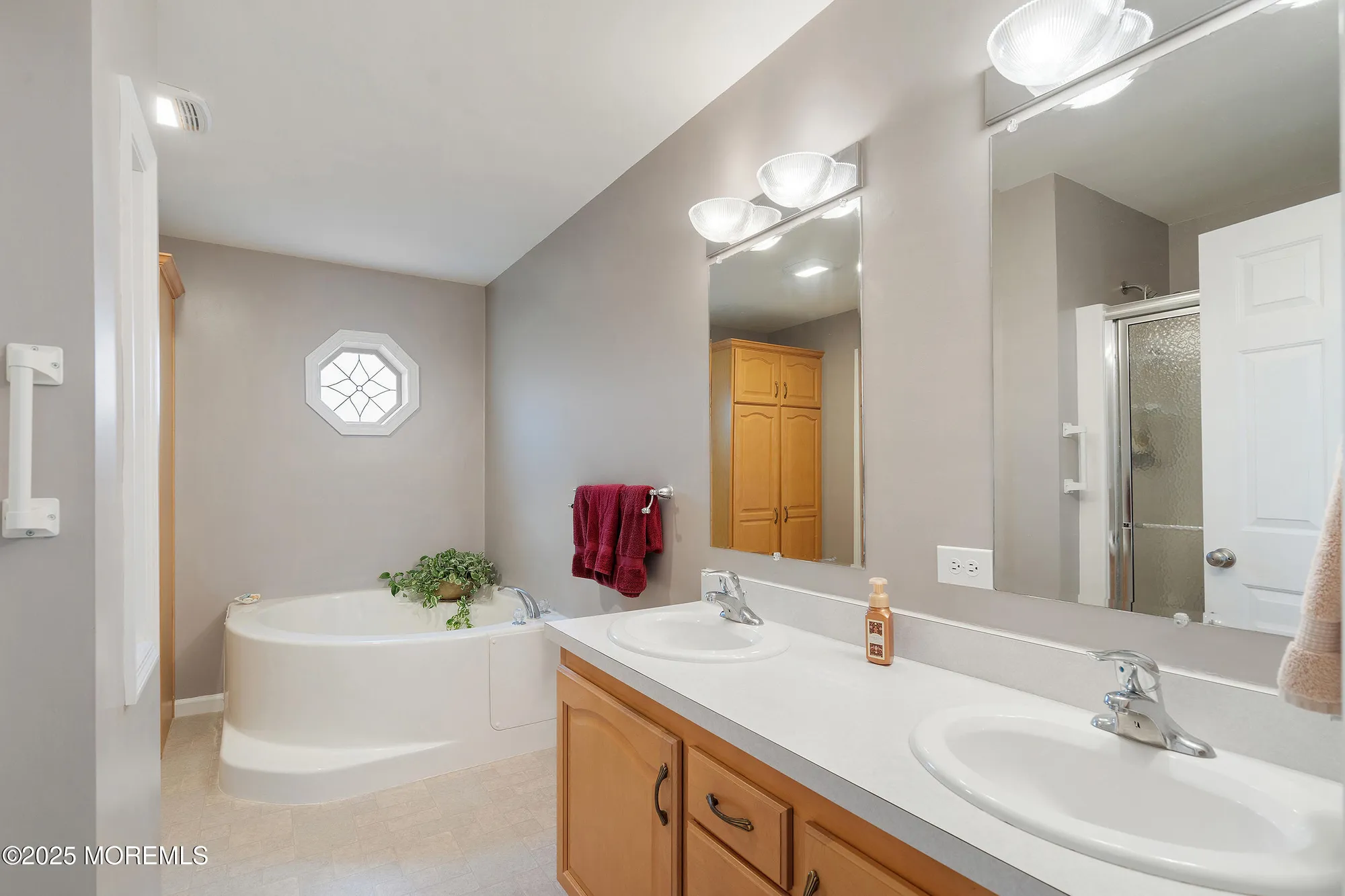 Property Slideshow image 8 of 20 | 71 oak ridge ln, Manahawkin, NJ, 08050