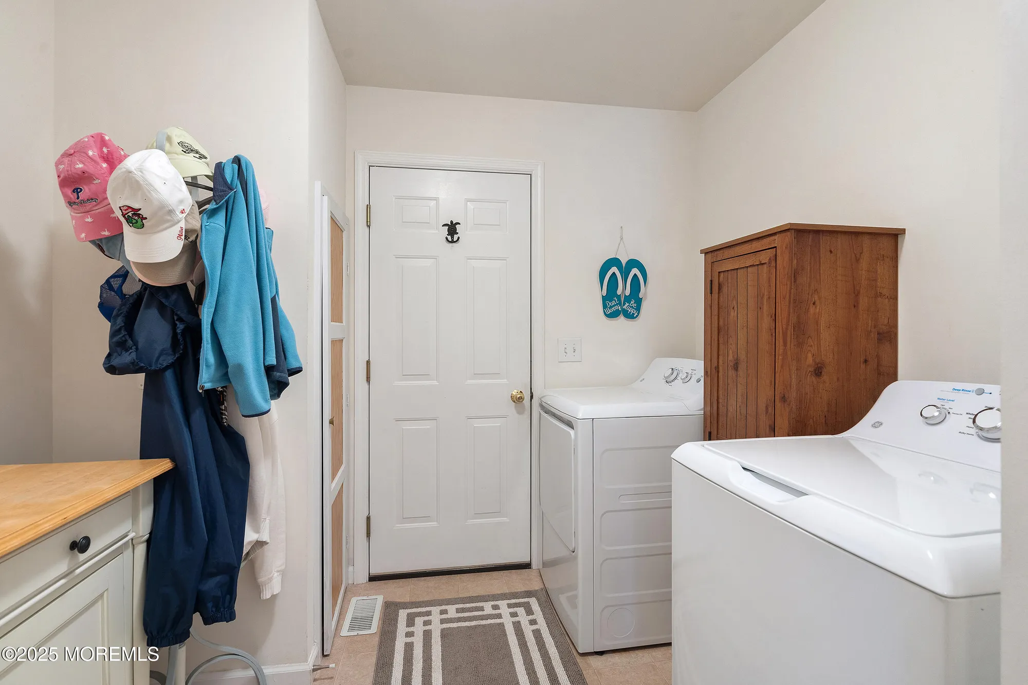 Property Slideshow image 13 of 20 | 71 oak ridge ln, Manahawkin, NJ, 08050