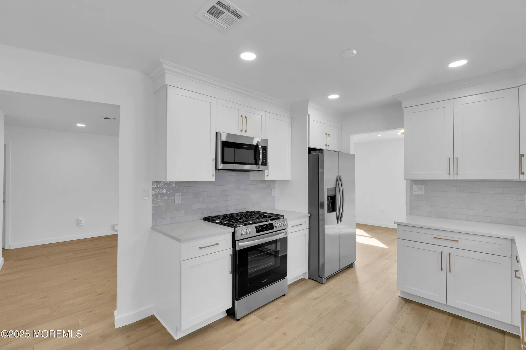 Property Slideshow image 11 of 37 | 3 tudor ct, Brick, NJ, 08723