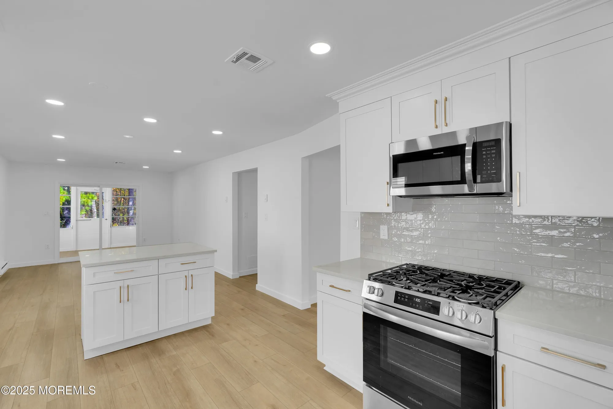 Property Slideshow image 12 of 37 | 3 tudor ct, Brick, NJ, 08723